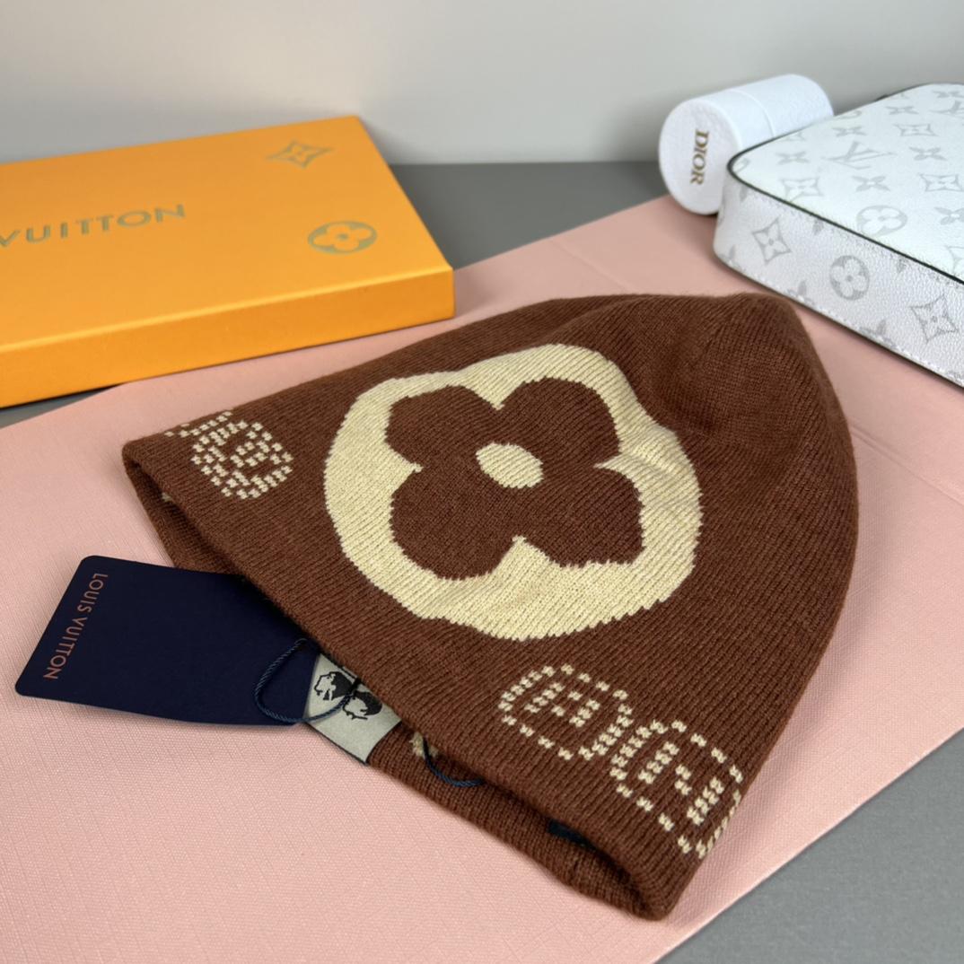 Louis Vuitton LV Fit Monogram Beanie   M5248A - FashionPlug