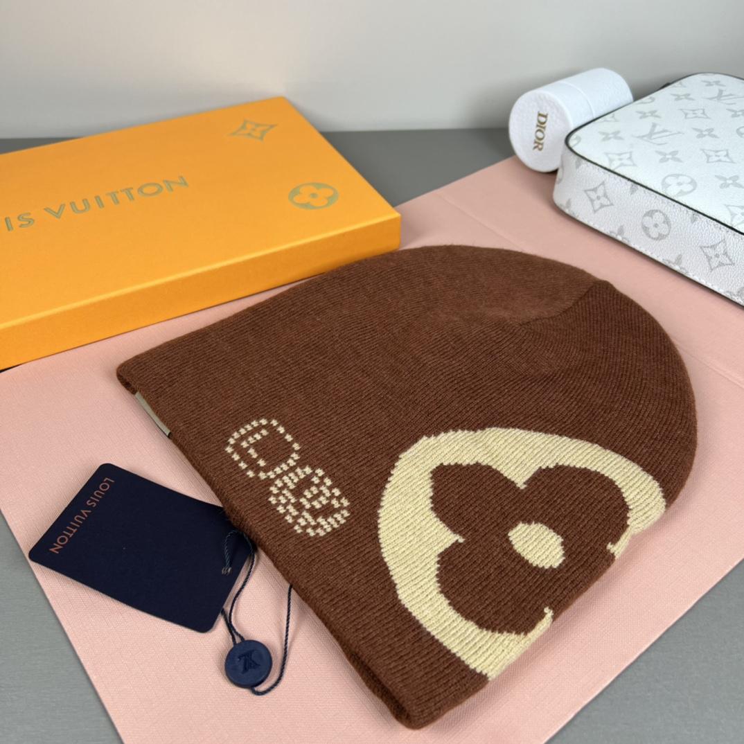 Louis Vuitton LV Fit Monogram Beanie   M5248A - FashionPlug