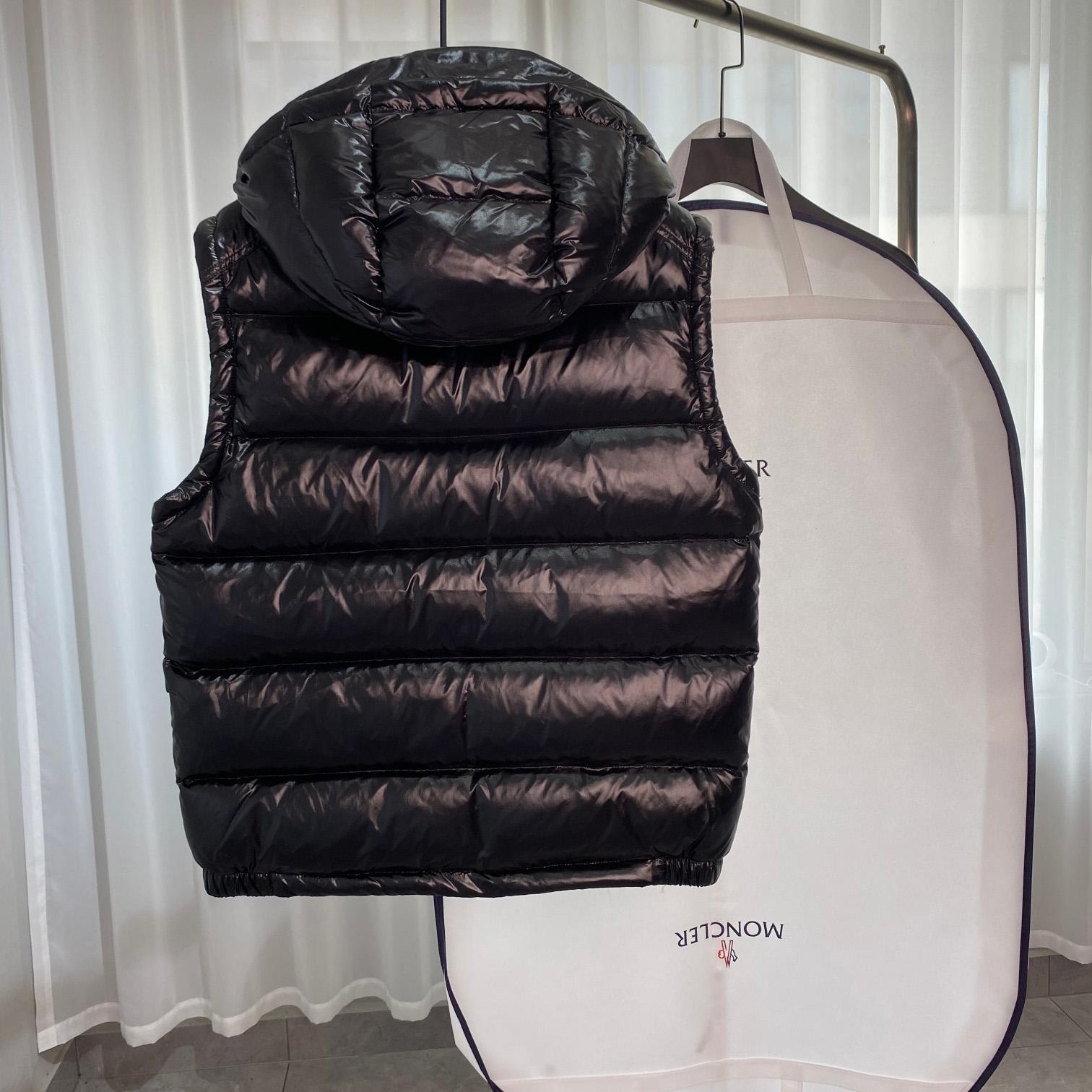 Moncler Bormes Down Vest   809 - FashionPlug
