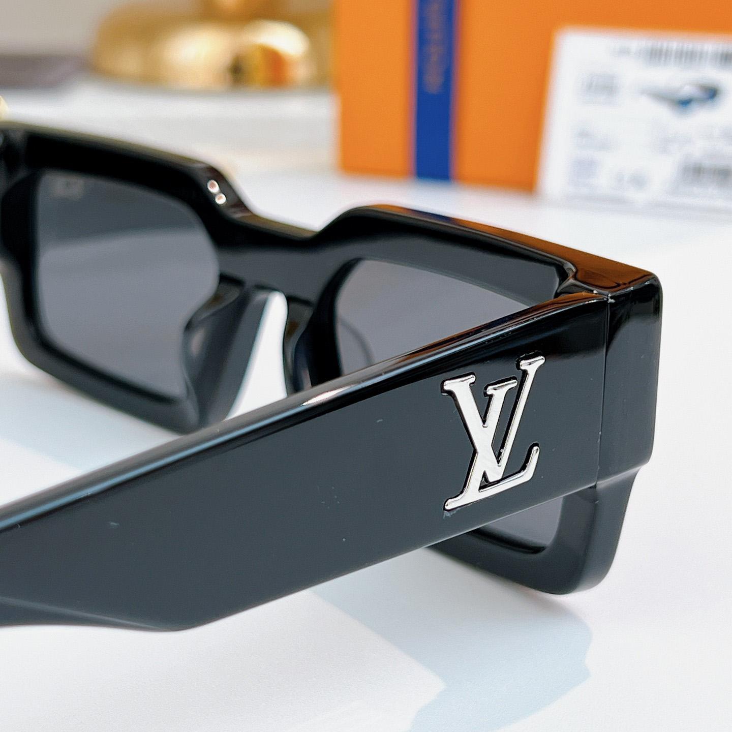 Louis Vuitton LV Clash Low Square Sunglasses   Z2864E - FashionPlug