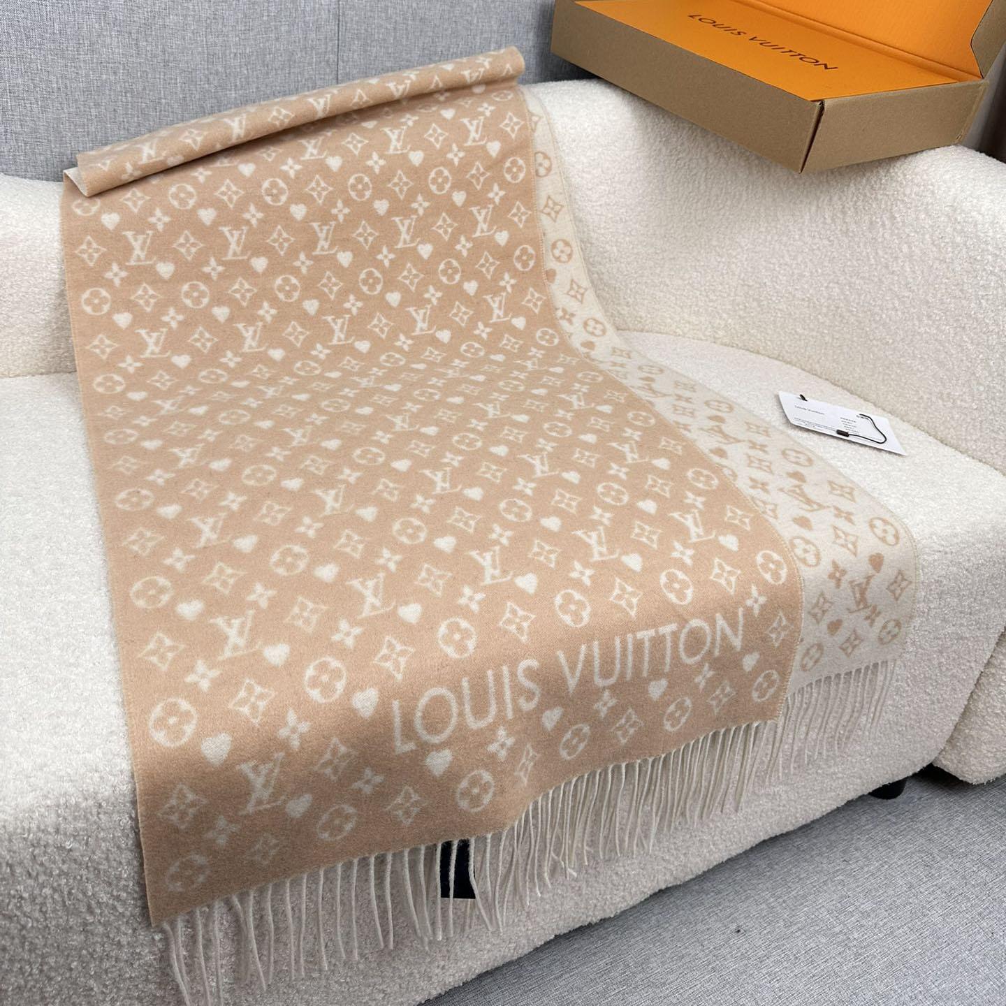 Louis Vuitton Game On Scarf   45*180cm - FashionPlug