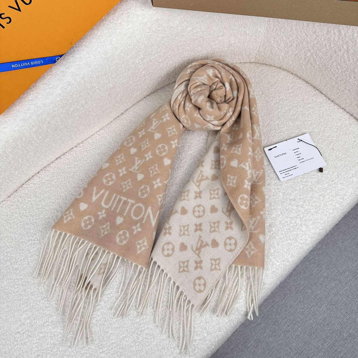 Louis Vuitton Game On Scarf   45*180cm - FashionPlug