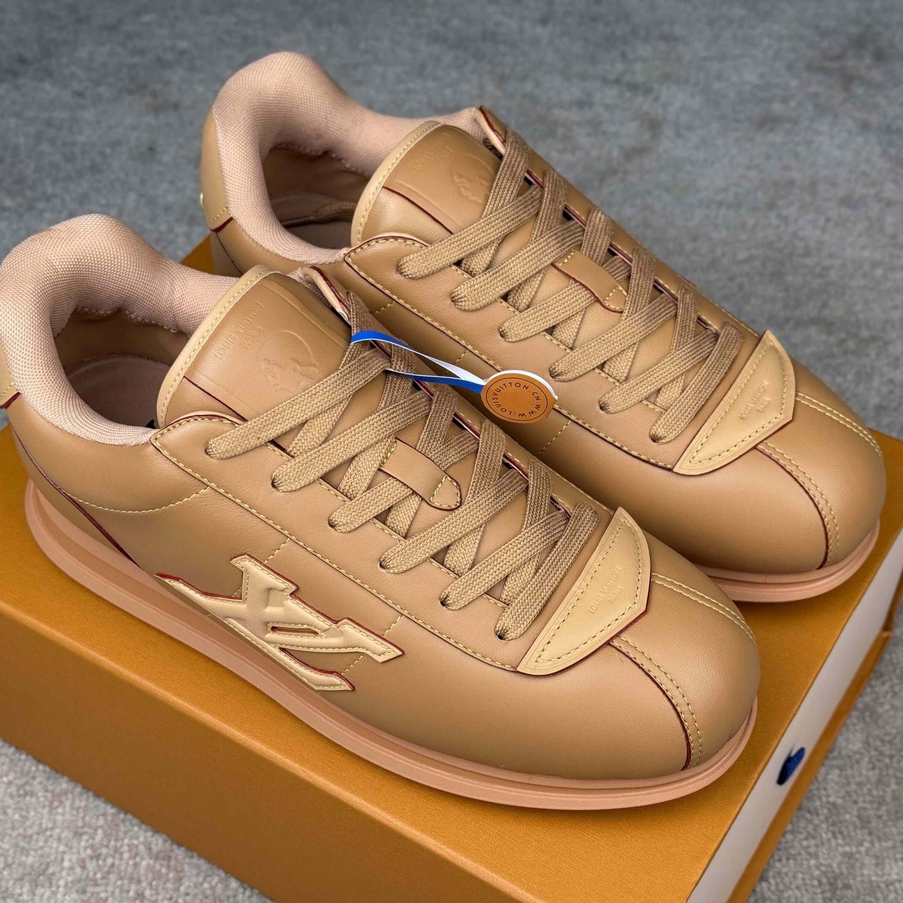 Louis Vuitton LV BUTTERSOFT Sneaker    1AIKE2 - FashionPlug