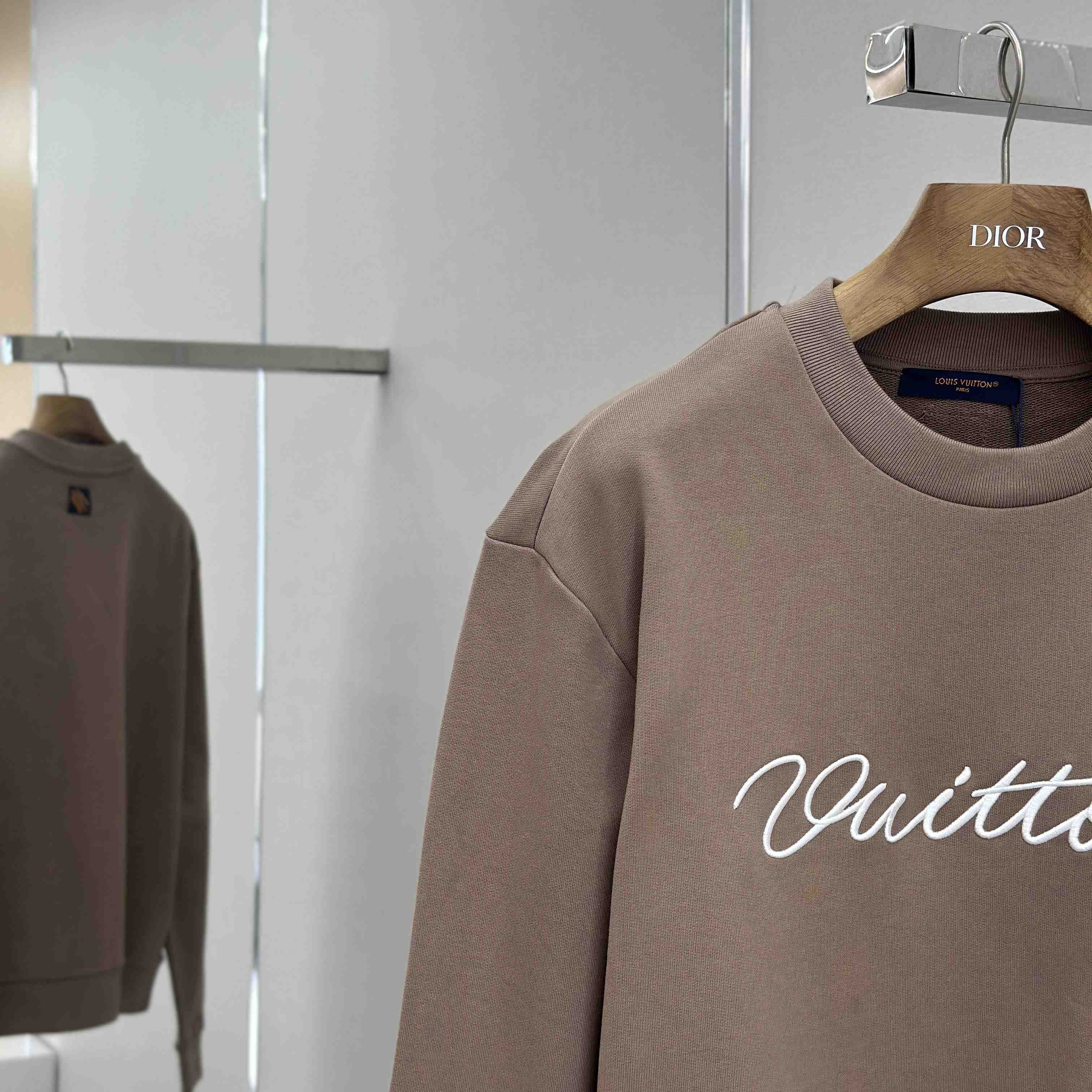 Louis Vuitton Embroidered Cotton Crewneck   1AHEFU - FashionPlug