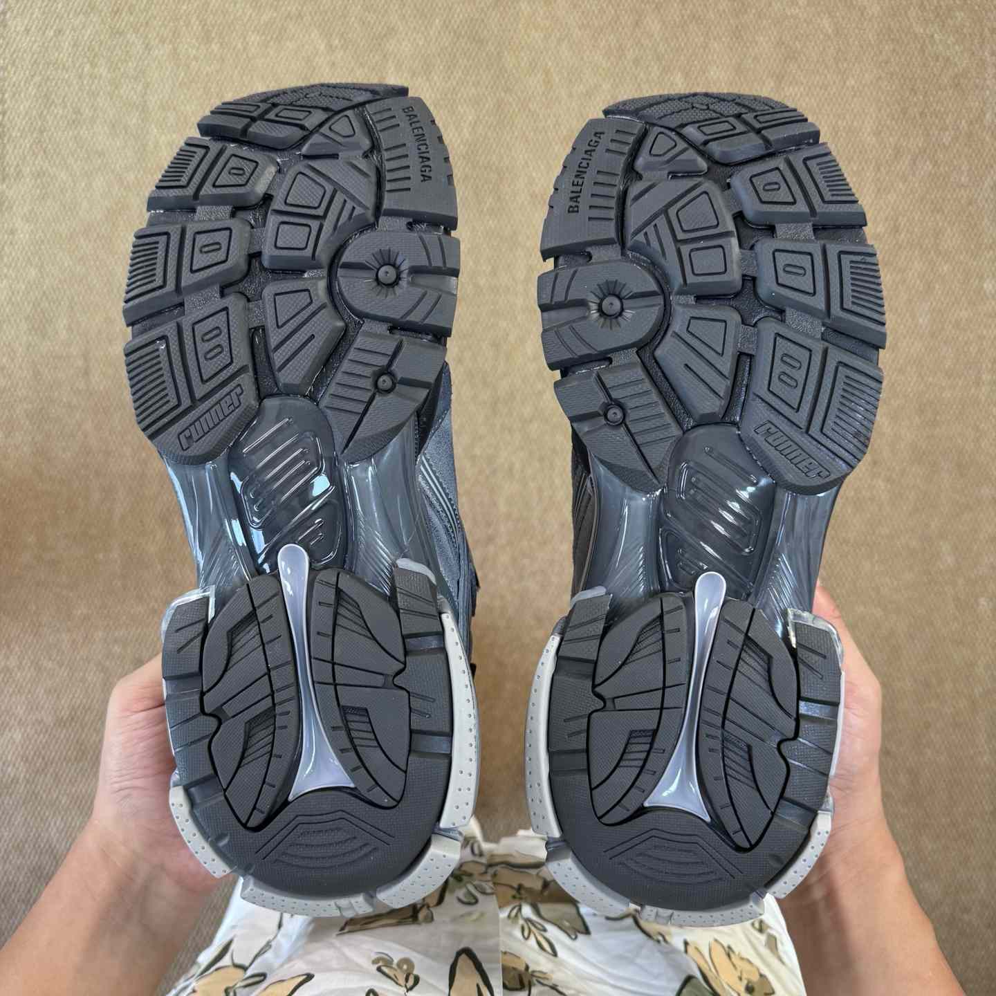 Balenciaga Runner Kith Four.Color  - FashionPlug