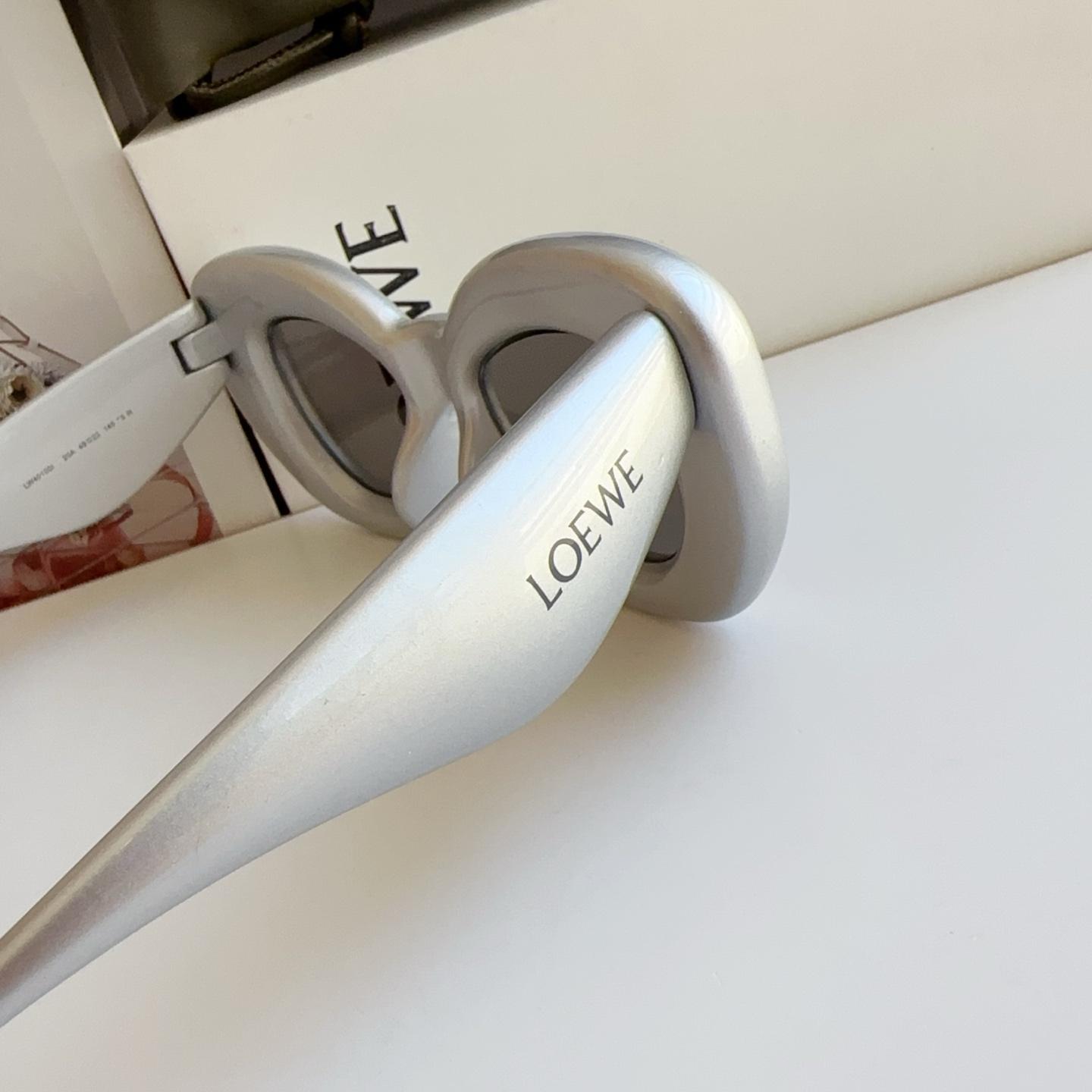 Loewe LW40100l Sunglasses  - FashionPlug