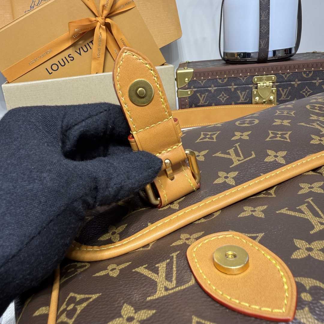 Louis Vuitton Satchel Messenger   M14723 - FashionPlug