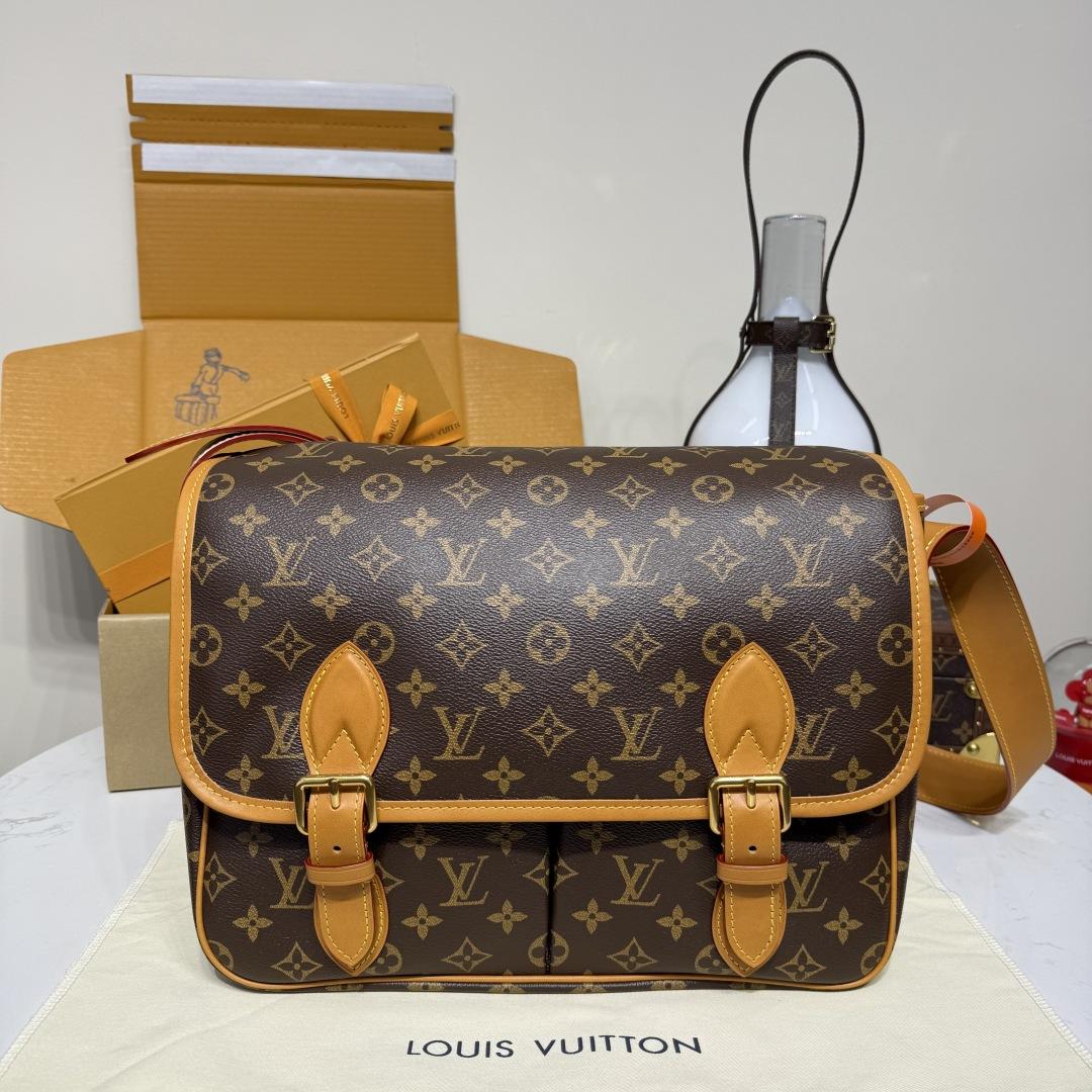 Louis Vuitton Satchel Messenger   M14723 - FashionPlug