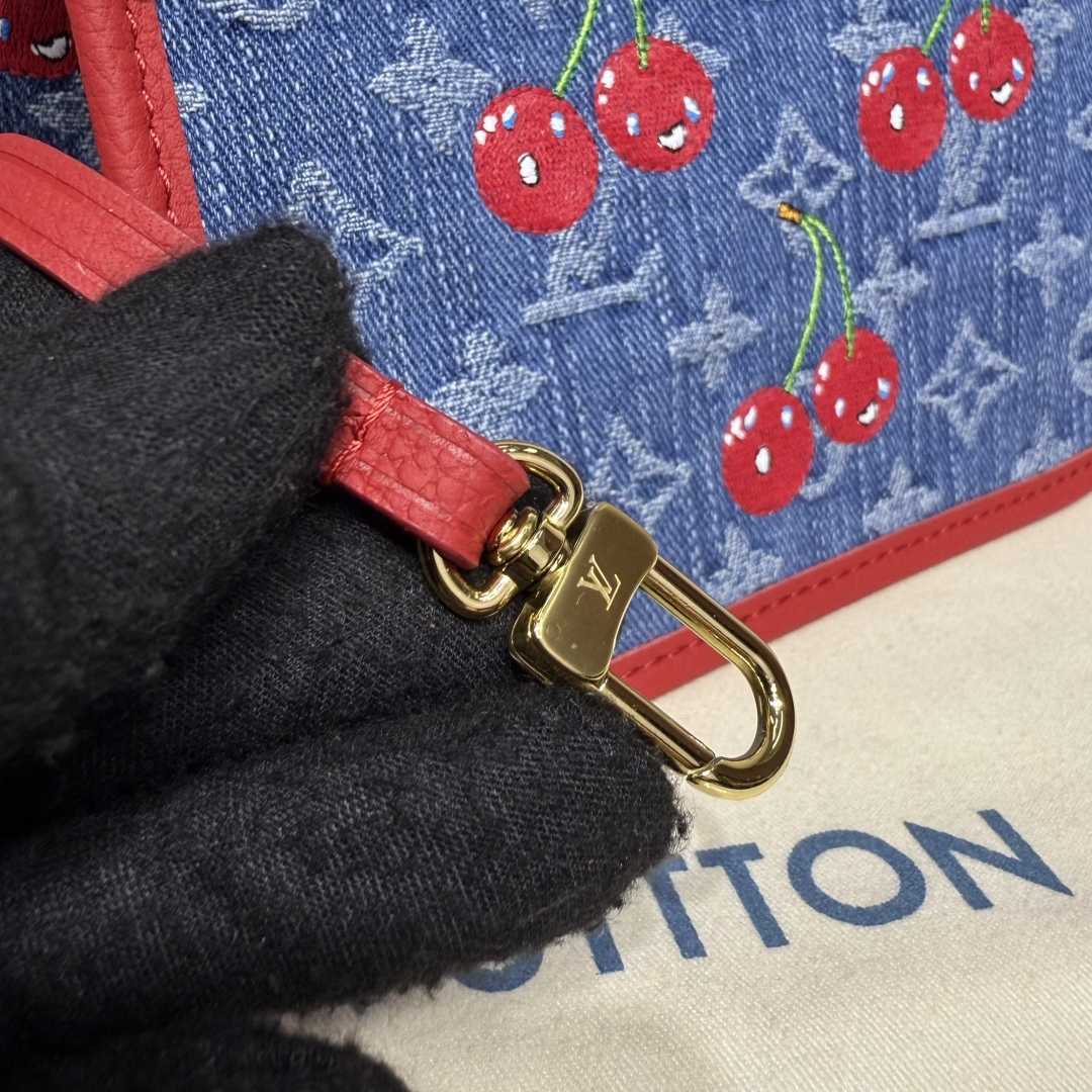 Louis Vuitton LV x TM Neverfull Inside Out BB   M14997 - FashionPlug