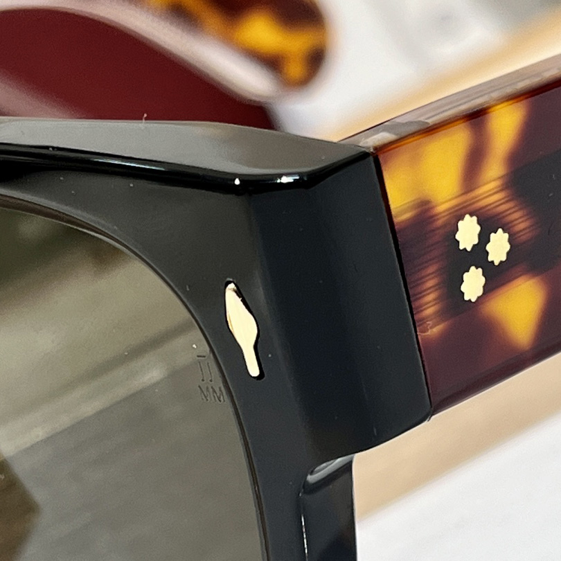 Jacquemus ENZO Sunglasses - FashionPlug