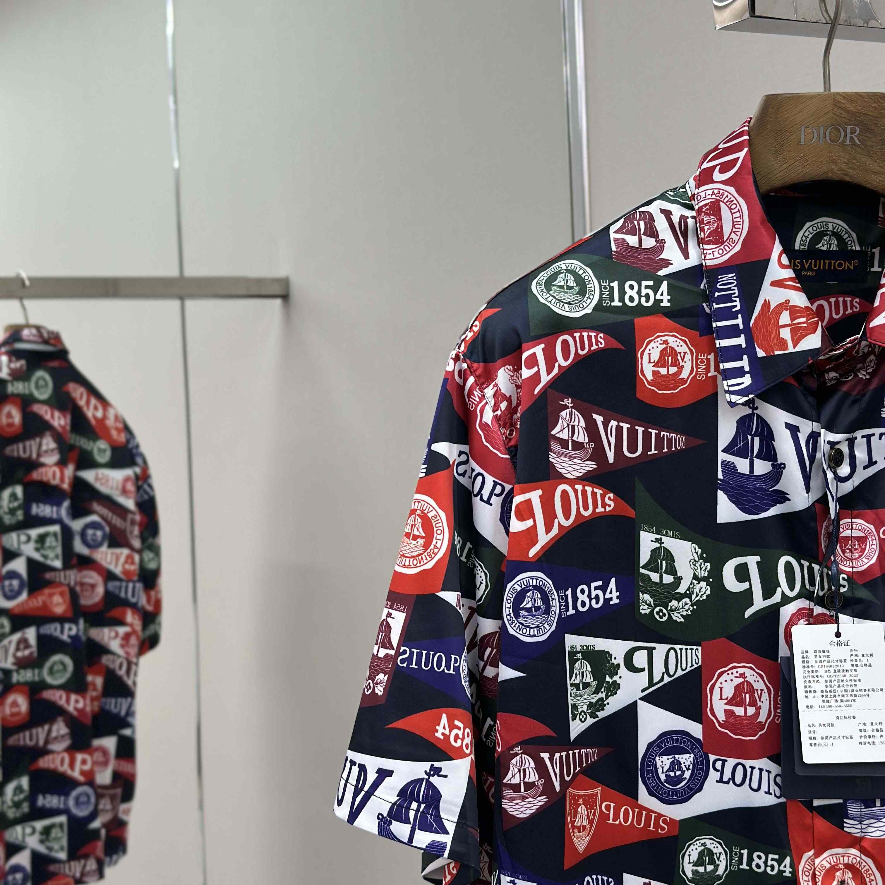 Louis Vuitton Printed Short-Sleeved Silk-Blend Shirt   1AIKBH - FashionPlug