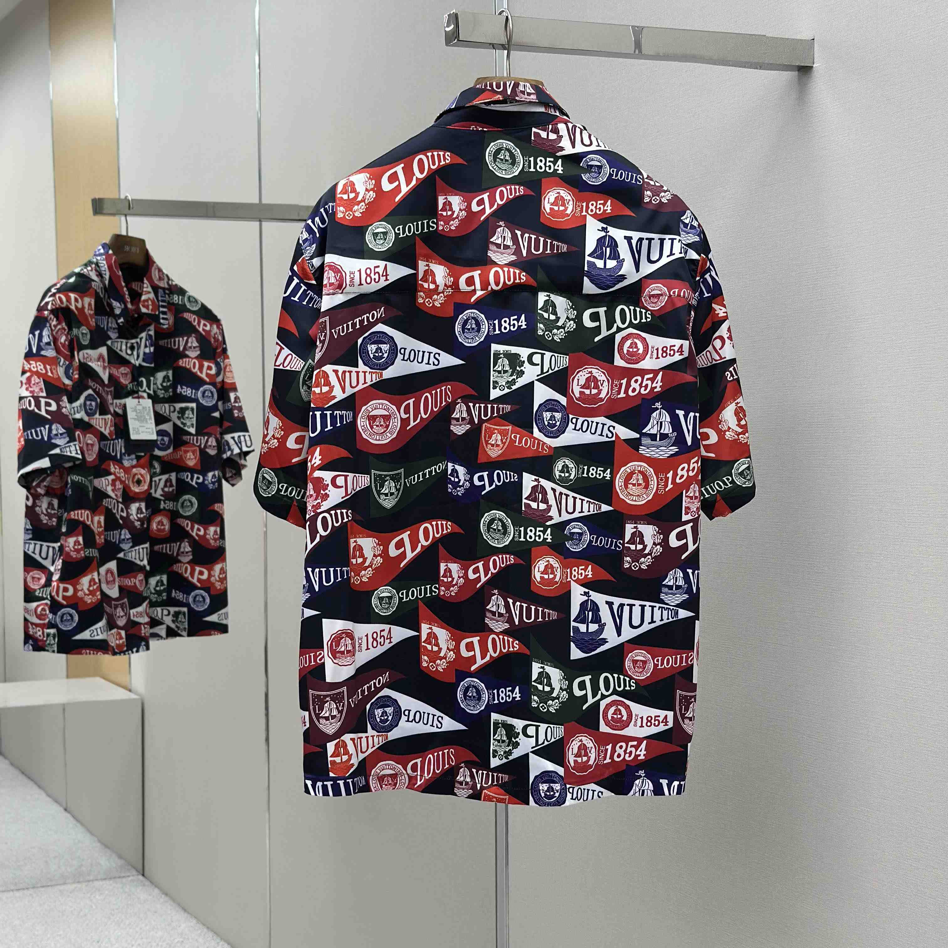 Louis Vuitton Printed Short-Sleeved Silk-Blend Shirt   1AIKBH - FashionPlug