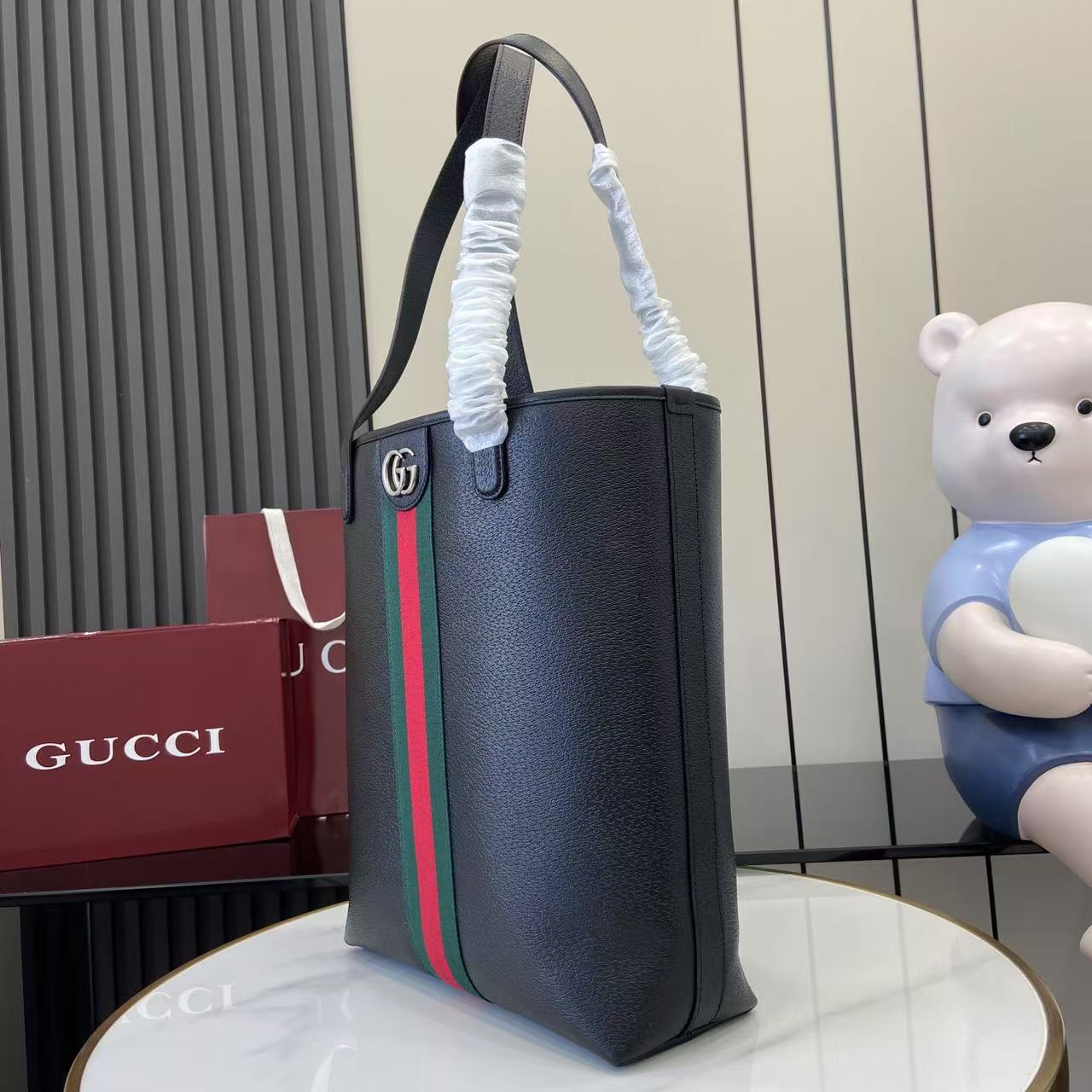 Gucci Ophidia Medium Tote Bag - FashionPlug