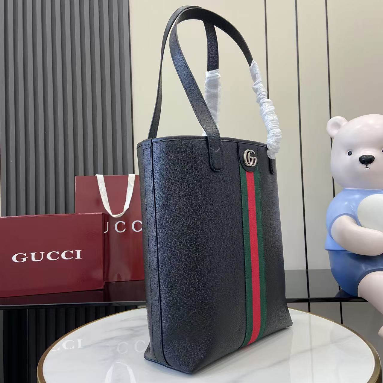 Gucci Ophidia Medium Tote Bag - FashionPlug