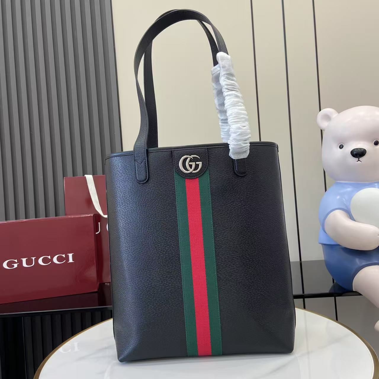 Gucci Ophidia Medium Tote Bag - FashionPlug