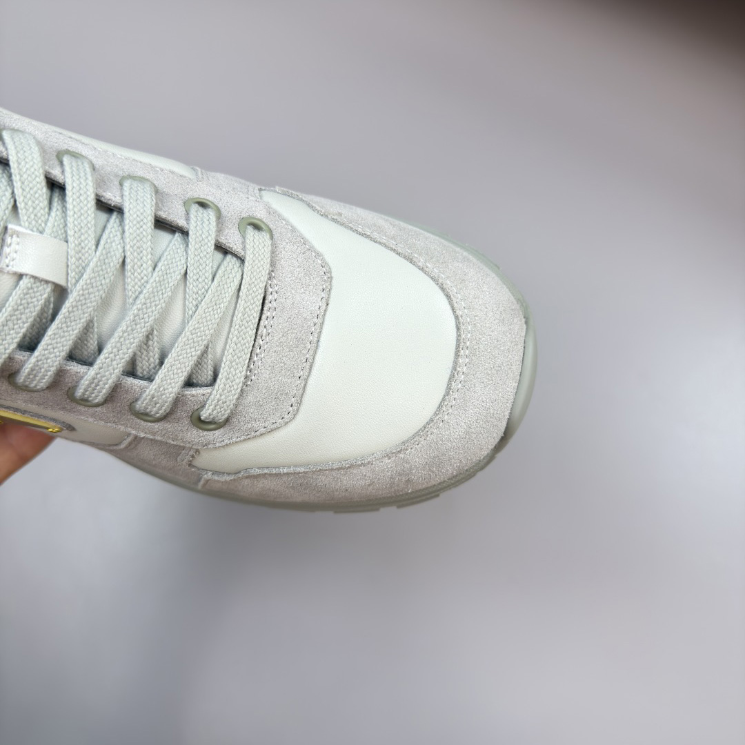 Prada Prax 2.0 Sneakers - FashionPlug