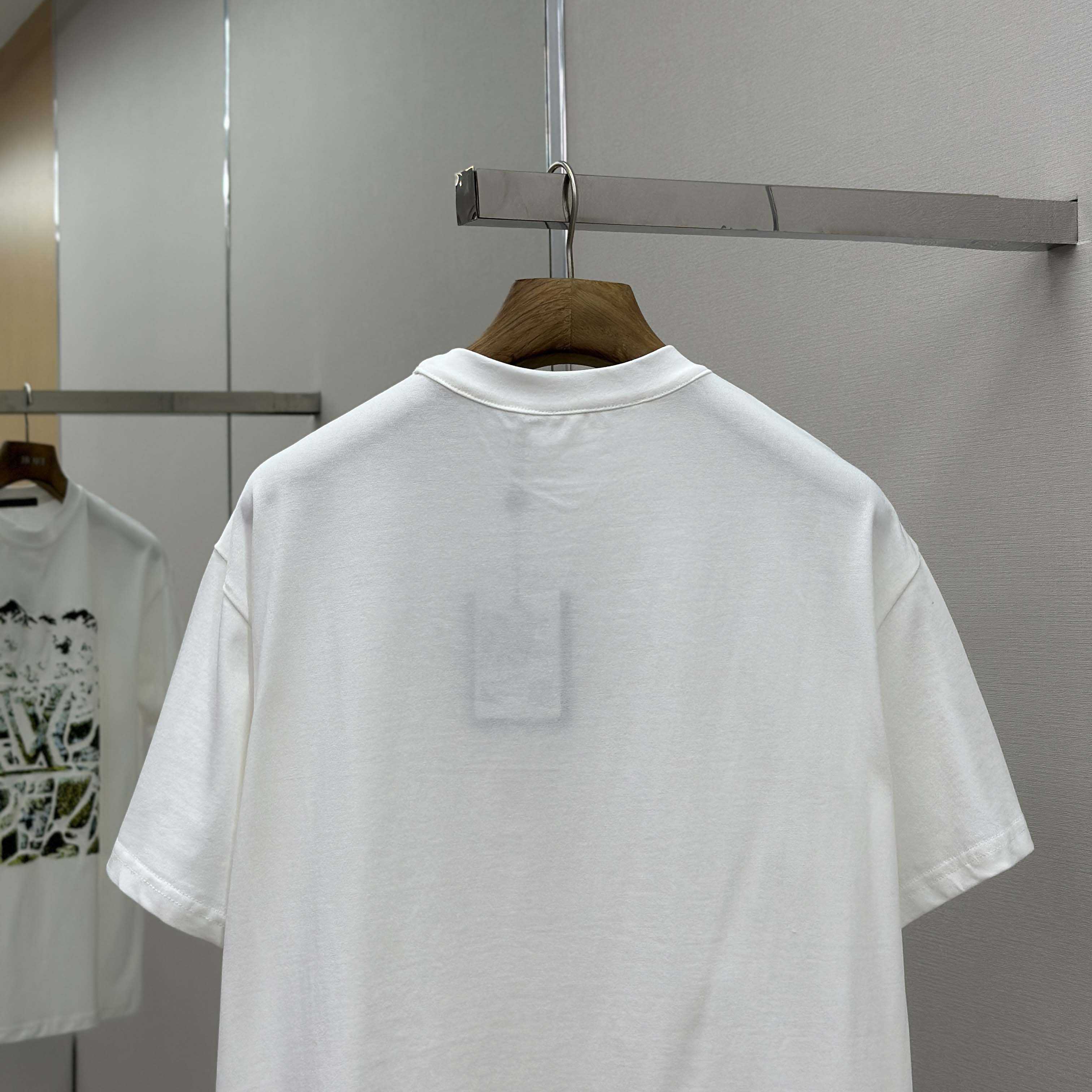 Louis Vuitton Monogram Short-Sleeved Crewneck   1AIJZT - FashionPlug
