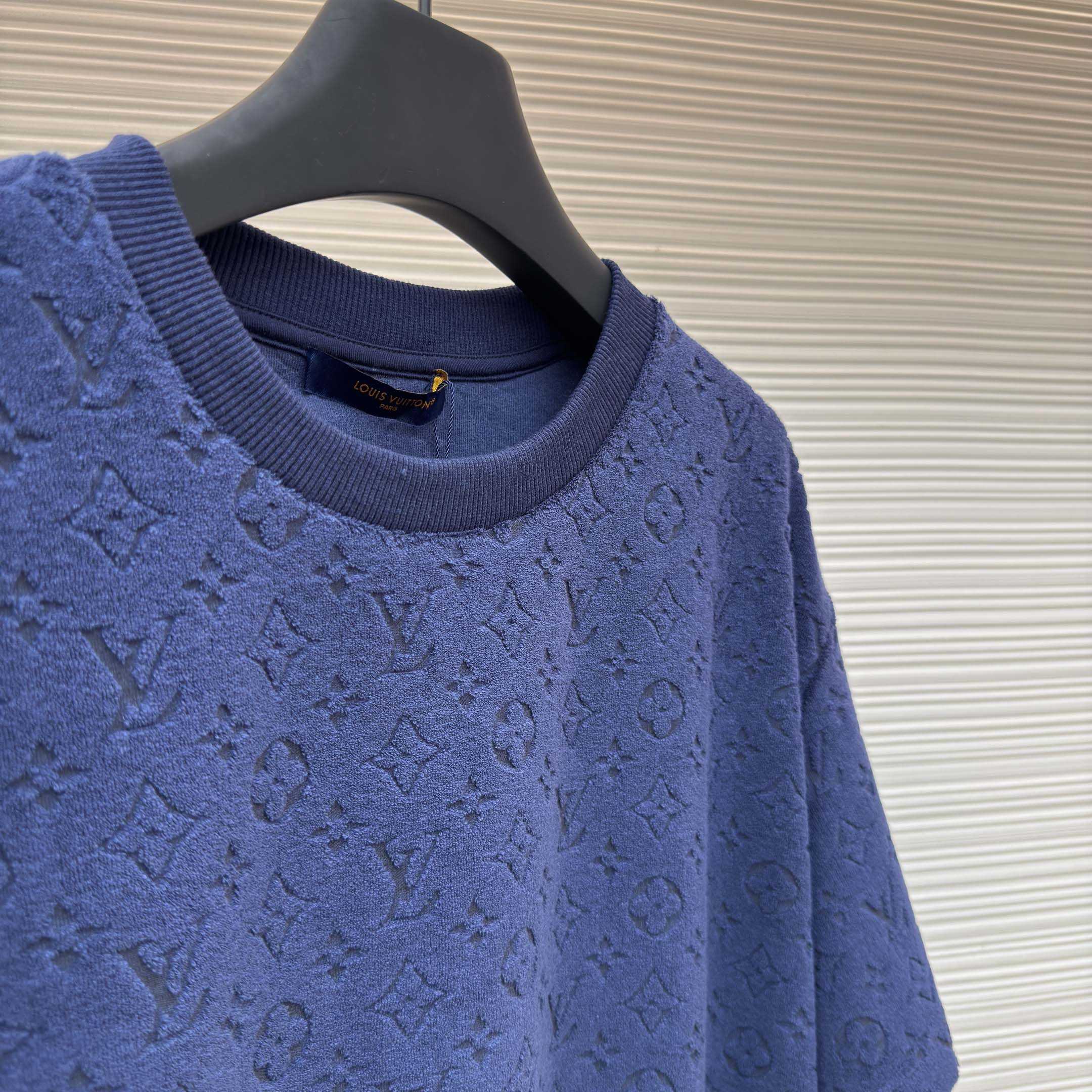 Louis Vuitton Monogram Fil Coupe T-shirt    1AIWEZ - FashionPlug