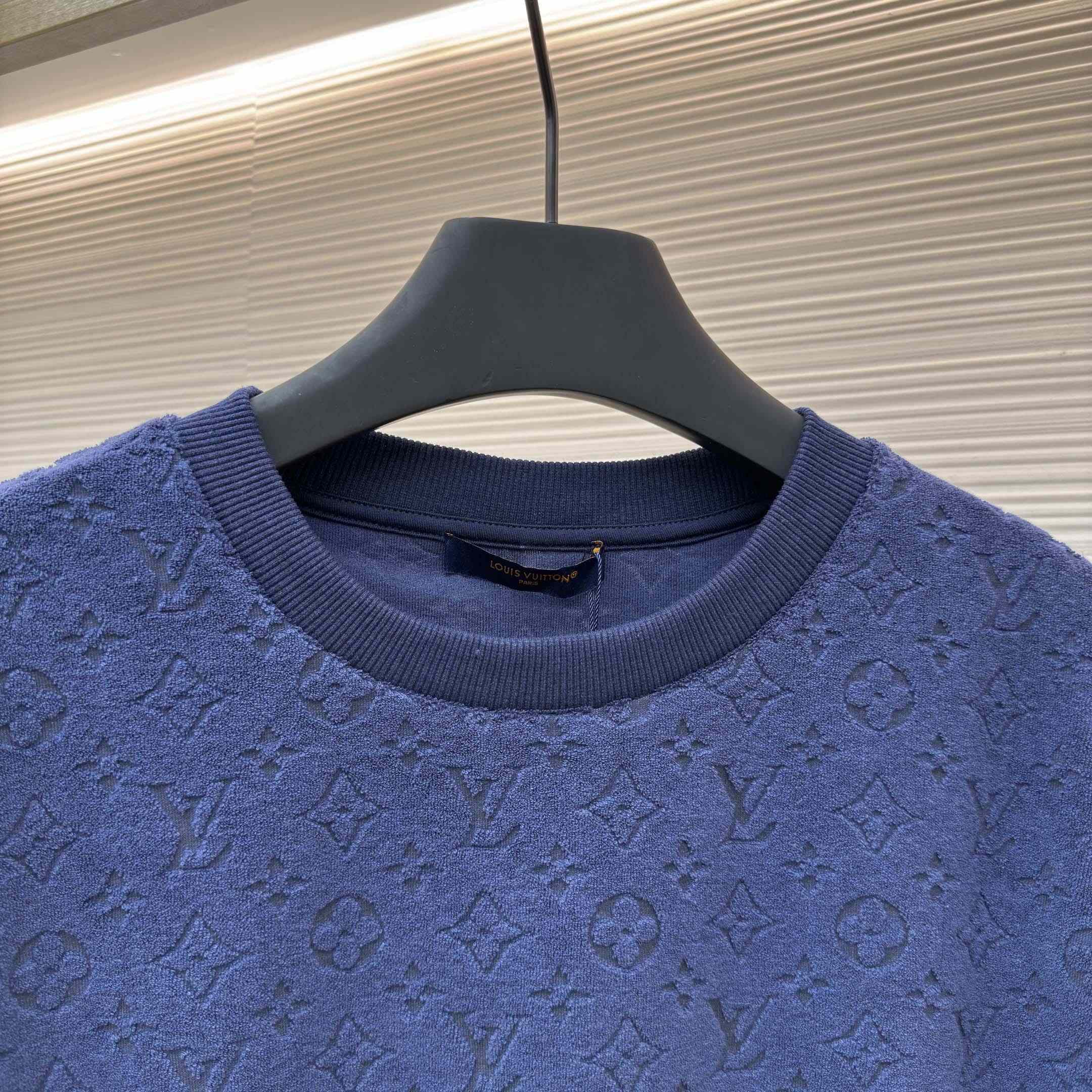 Louis Vuitton Monogram Fil Coupe T-shirt    1AIWEZ - FashionPlug