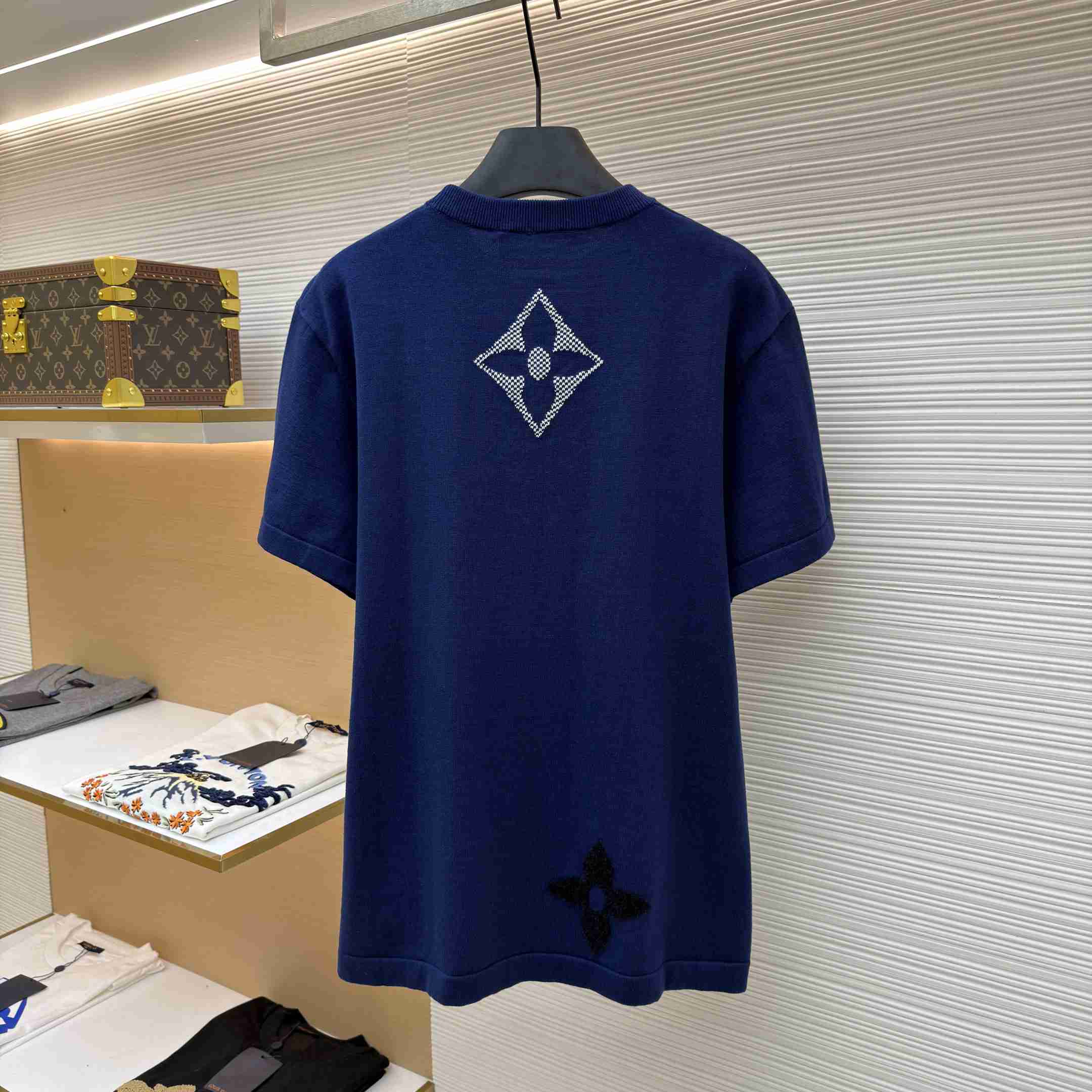 Louis Vuitton Monogram Short-Sleeved Knitted Crewneck    1AJBWC - FashionPlug