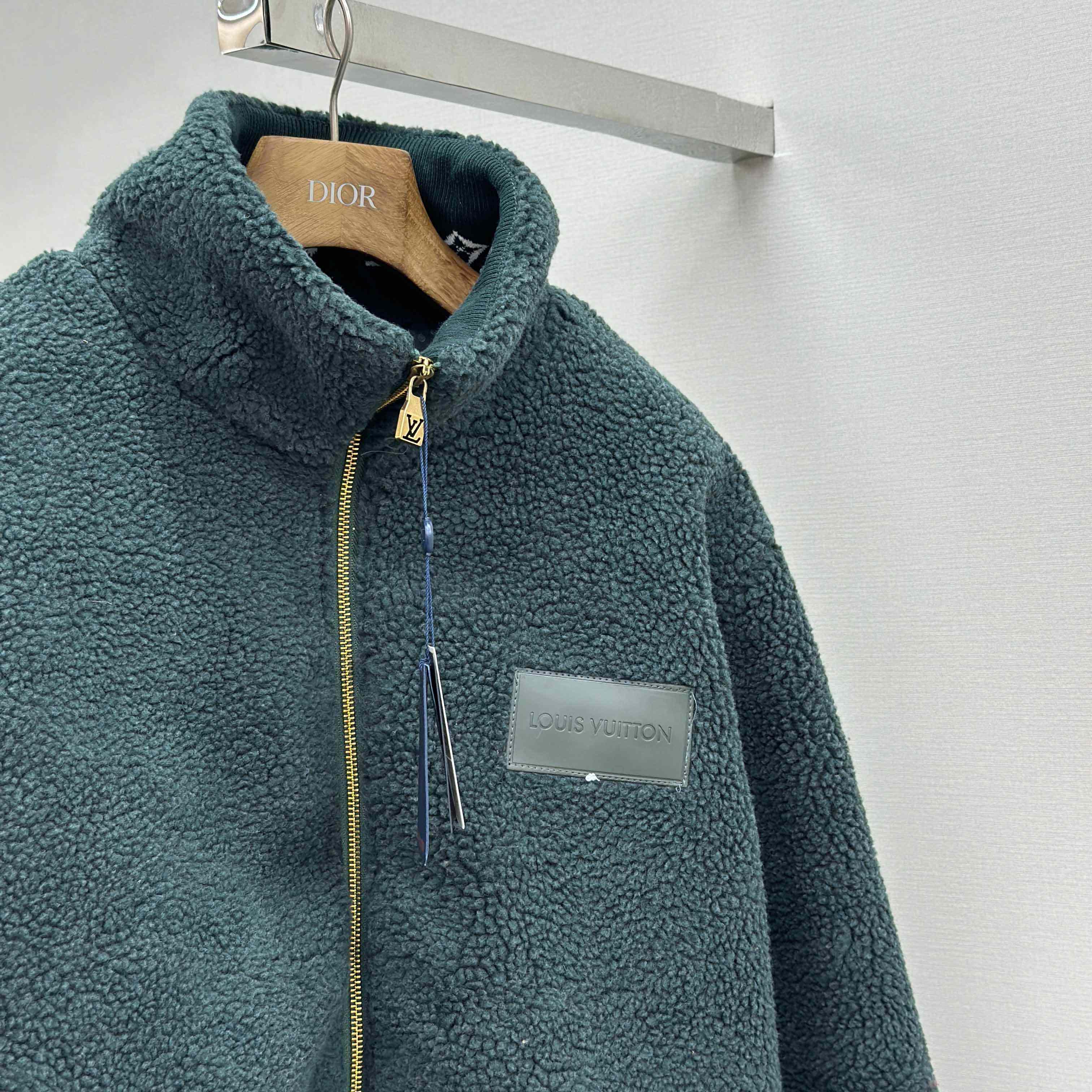 Louis Vuitton Leather Patch Fleece Blouson   1AIIR9 - FashionPlug