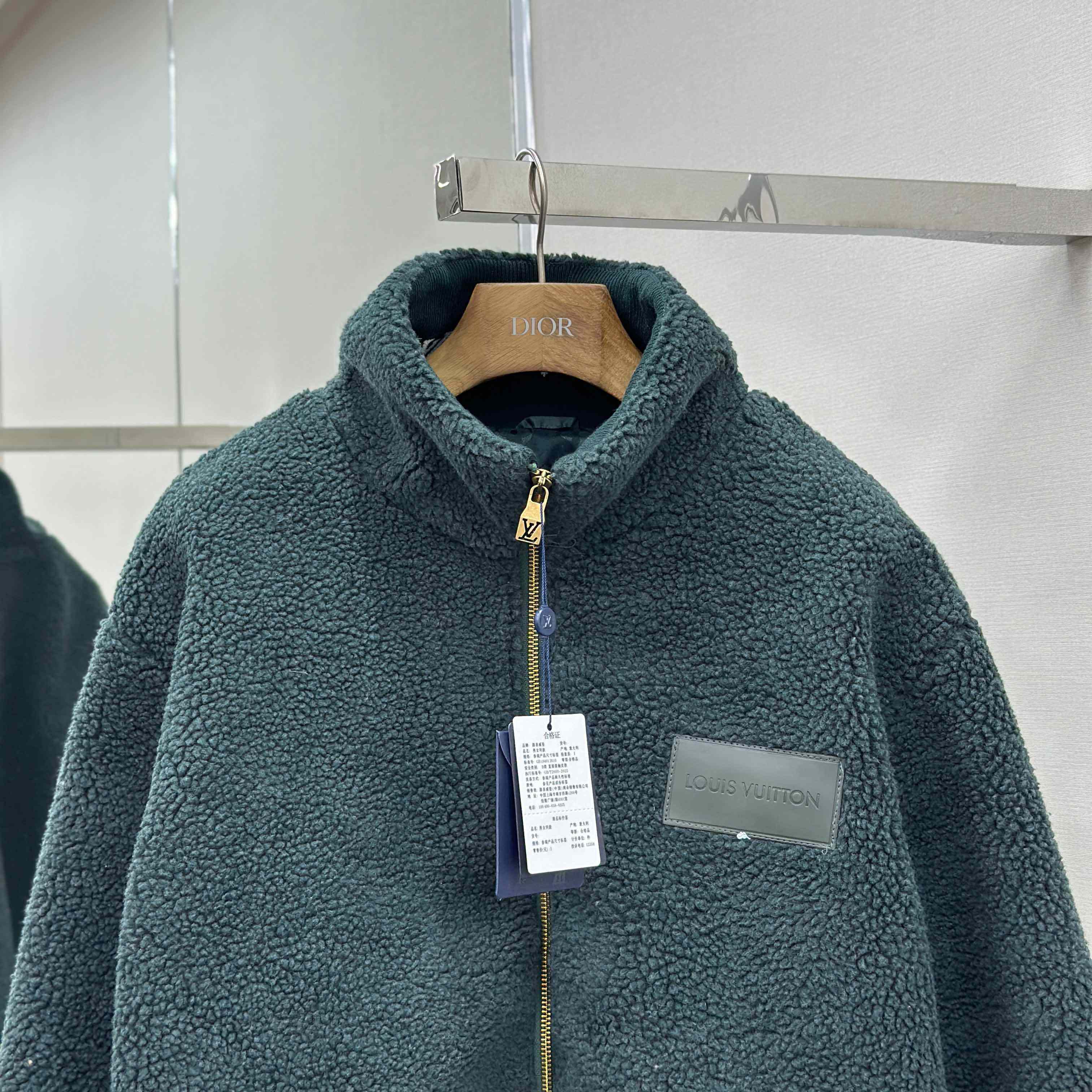 Louis Vuitton Leather Patch Fleece Blouson   1AIIR9 - FashionPlug