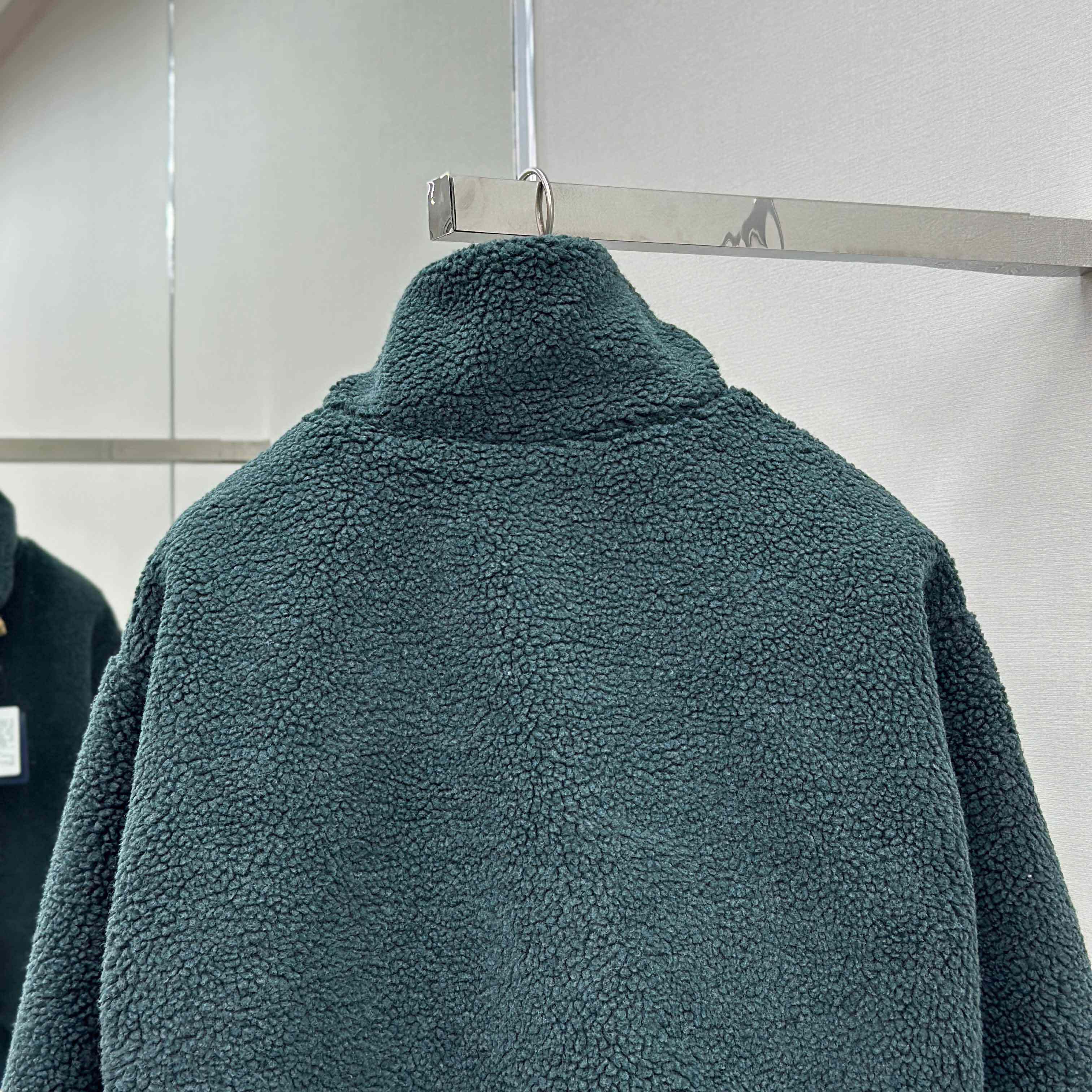 Louis Vuitton Leather Patch Fleece Blouson   1AIIR9 - FashionPlug