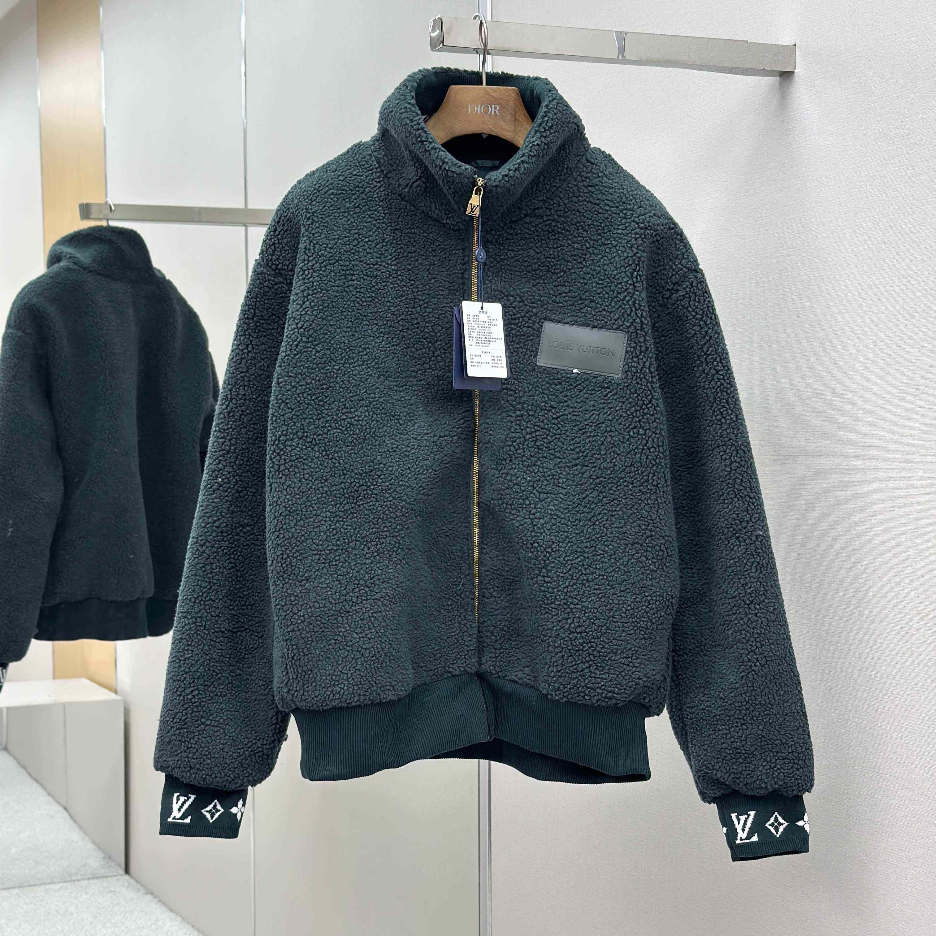 Louis Vuitton Leather Patch Fleece Blouson   1AIIR9 - FashionPlug