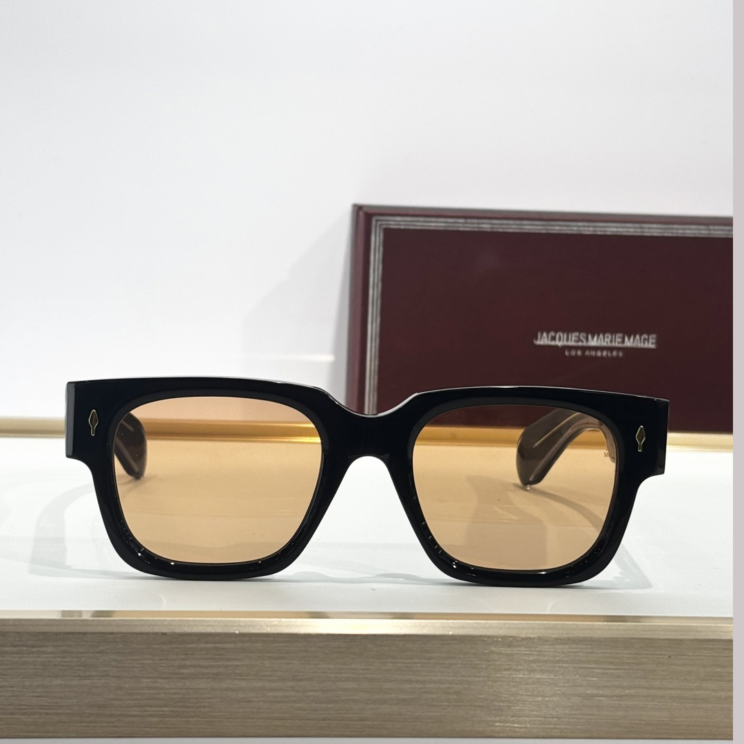 Jacquemus ENZO Sunglasses - FashionPlug