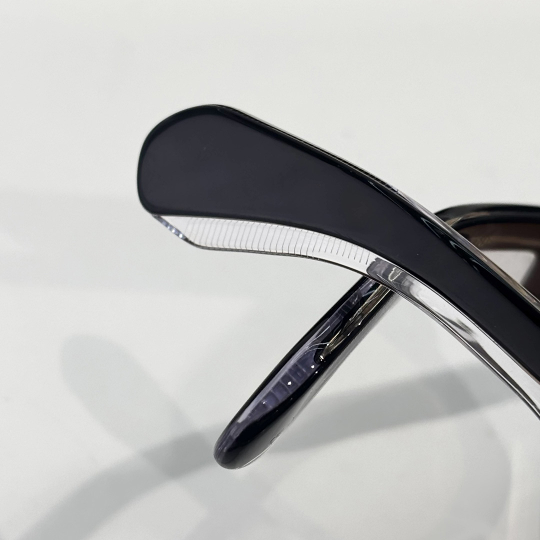 Jacquemus ENZO Sunglasses - FashionPlug