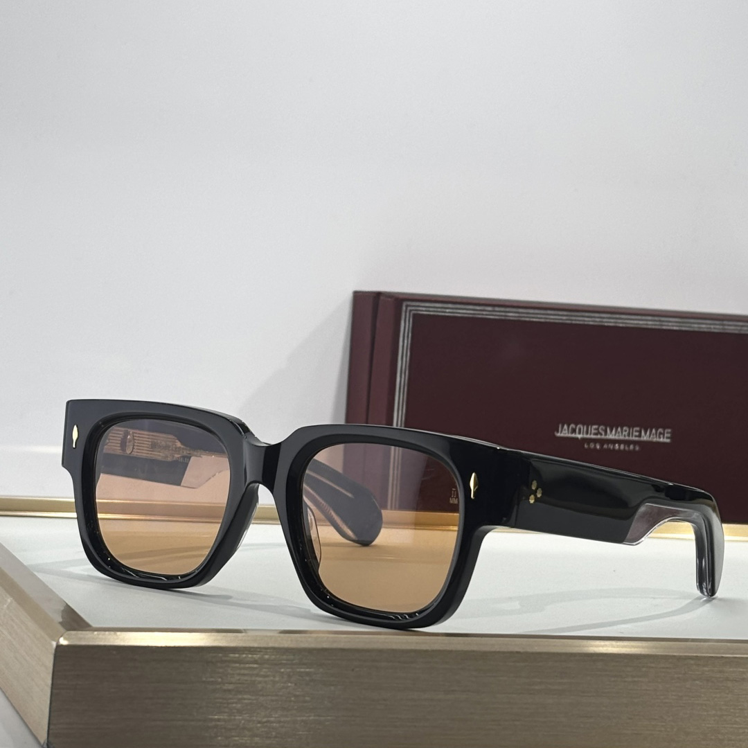 Jacquemus ENZO Sunglasses - FashionPlug
