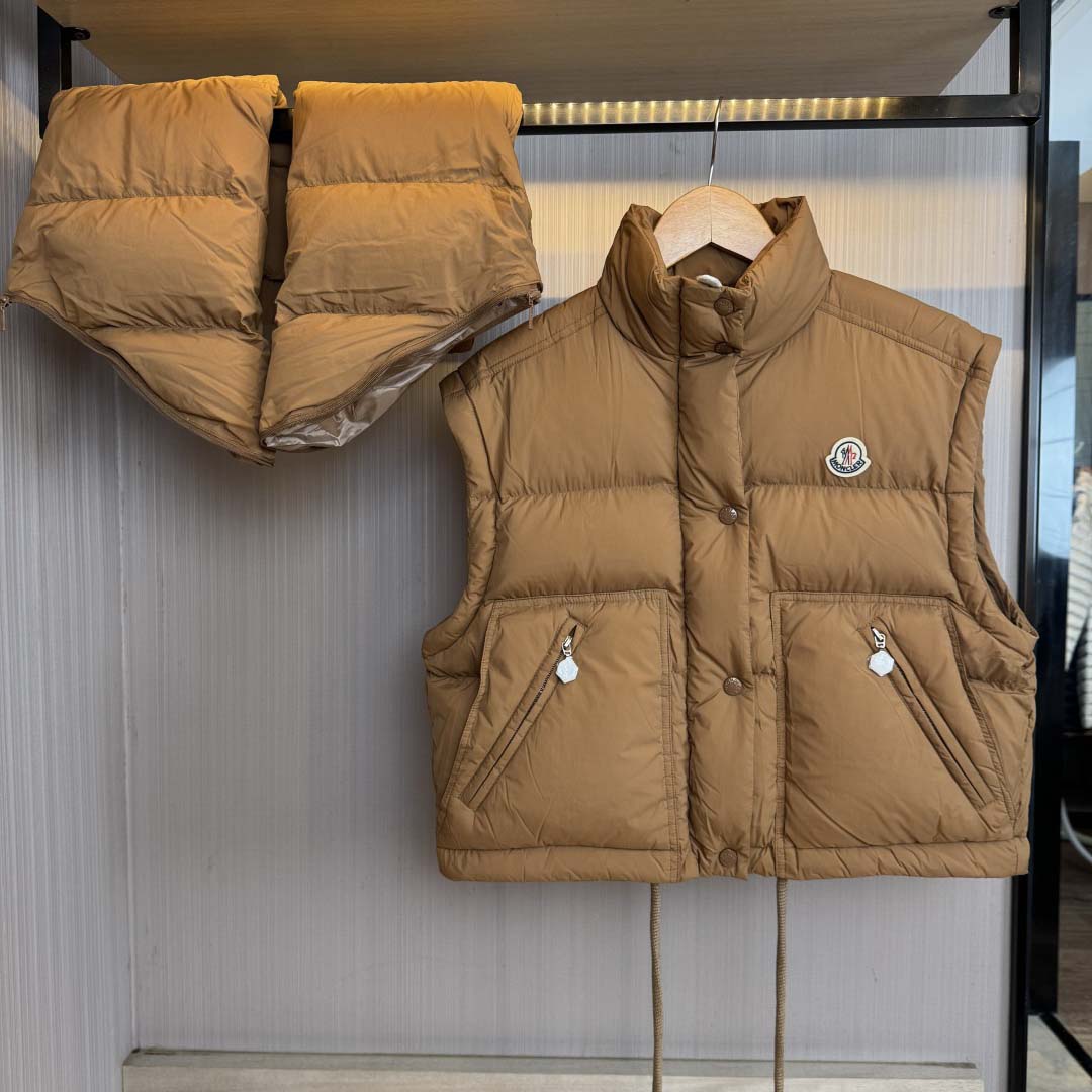 Moncler Selle 2-in-1 Short Down Jacket - FashionPlug