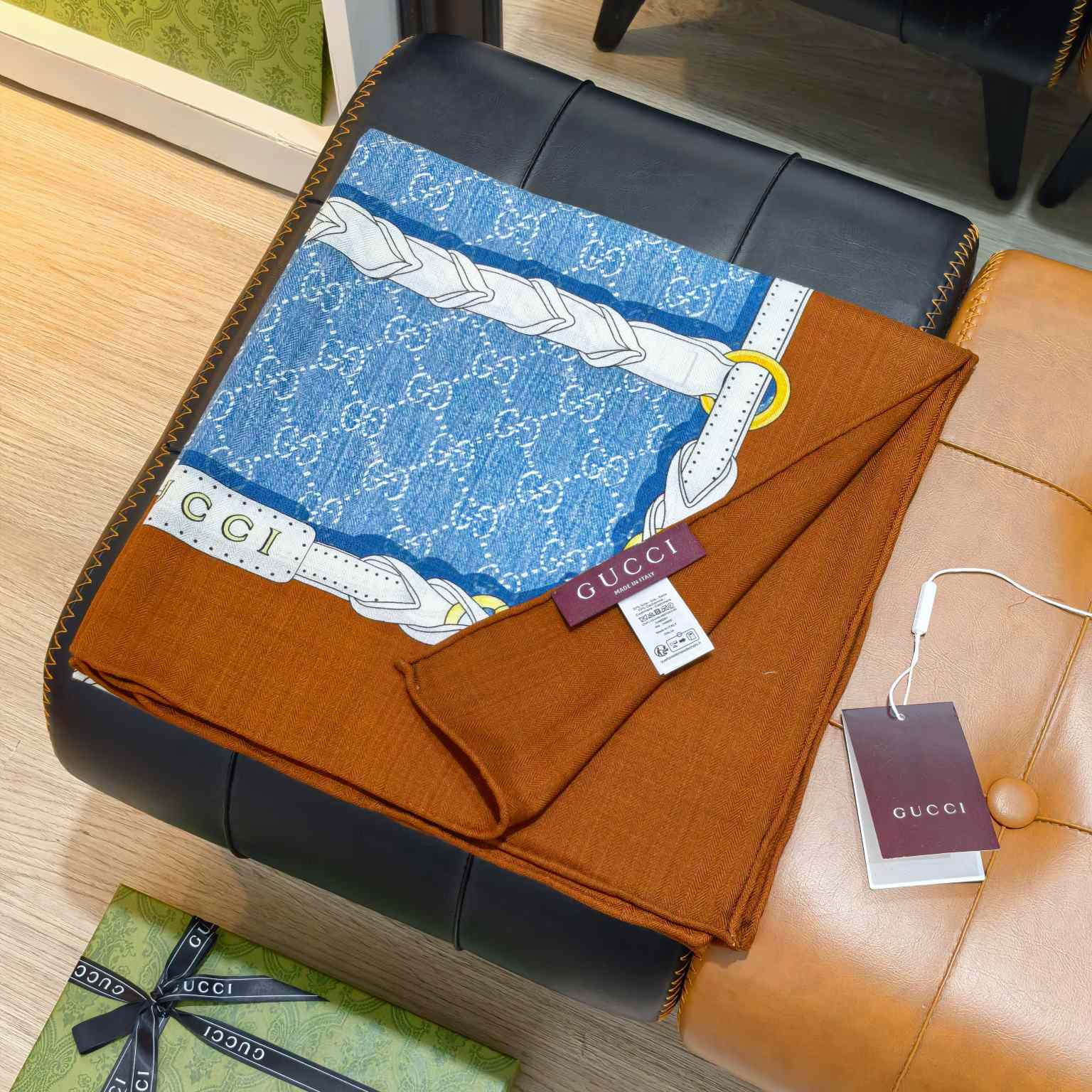 Gucci Printed Silk Twill Carré - FashionPlug