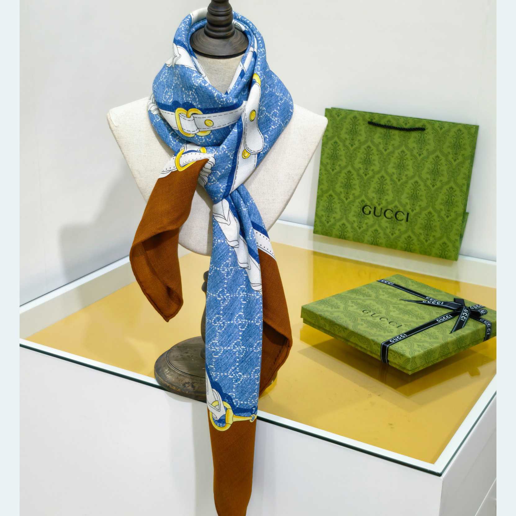 Gucci Printed Silk Twill Carré - FashionPlug