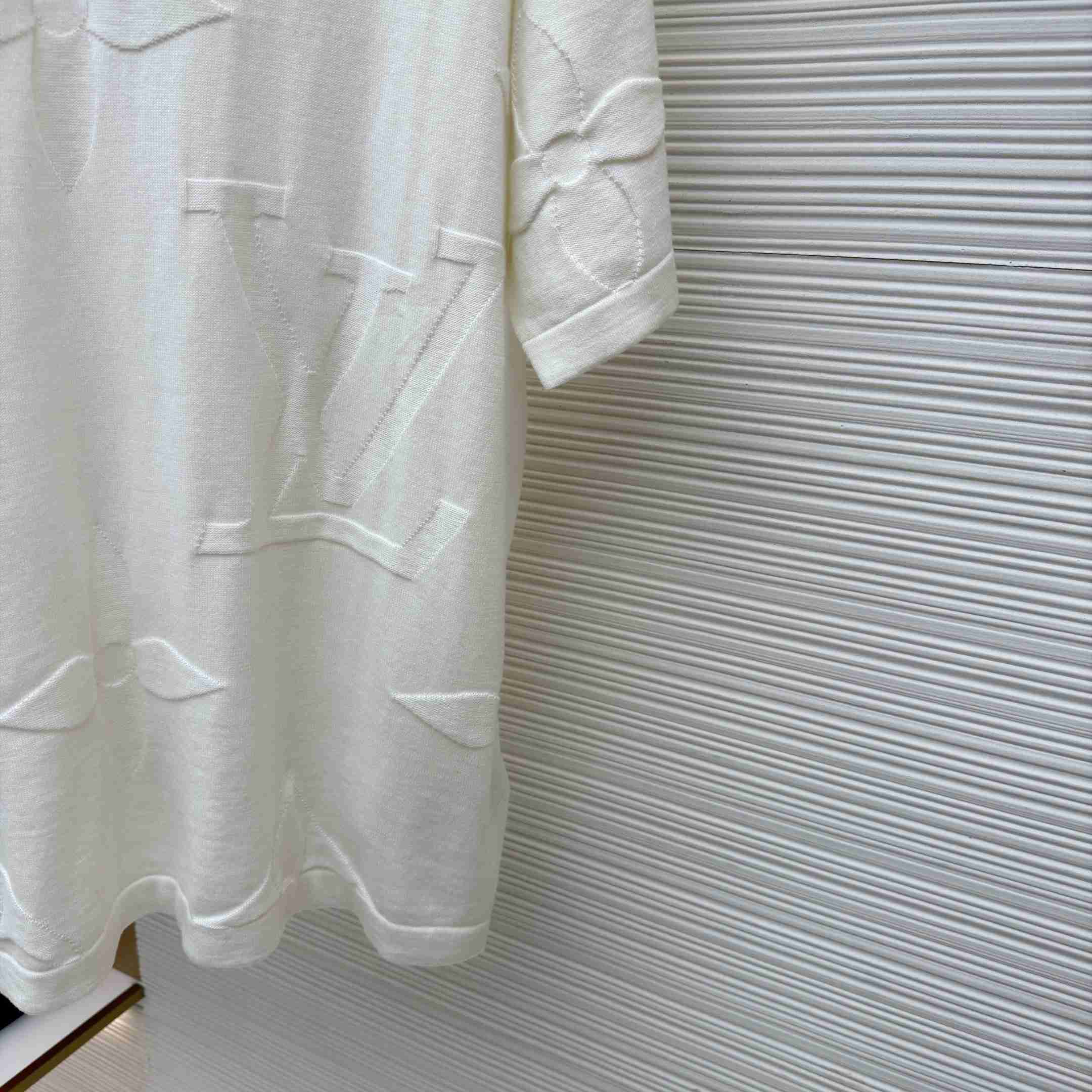 Louis Vuitton Monogram Short-Sleeved Cotton Crewneck   1AIWFR - FashionPlug