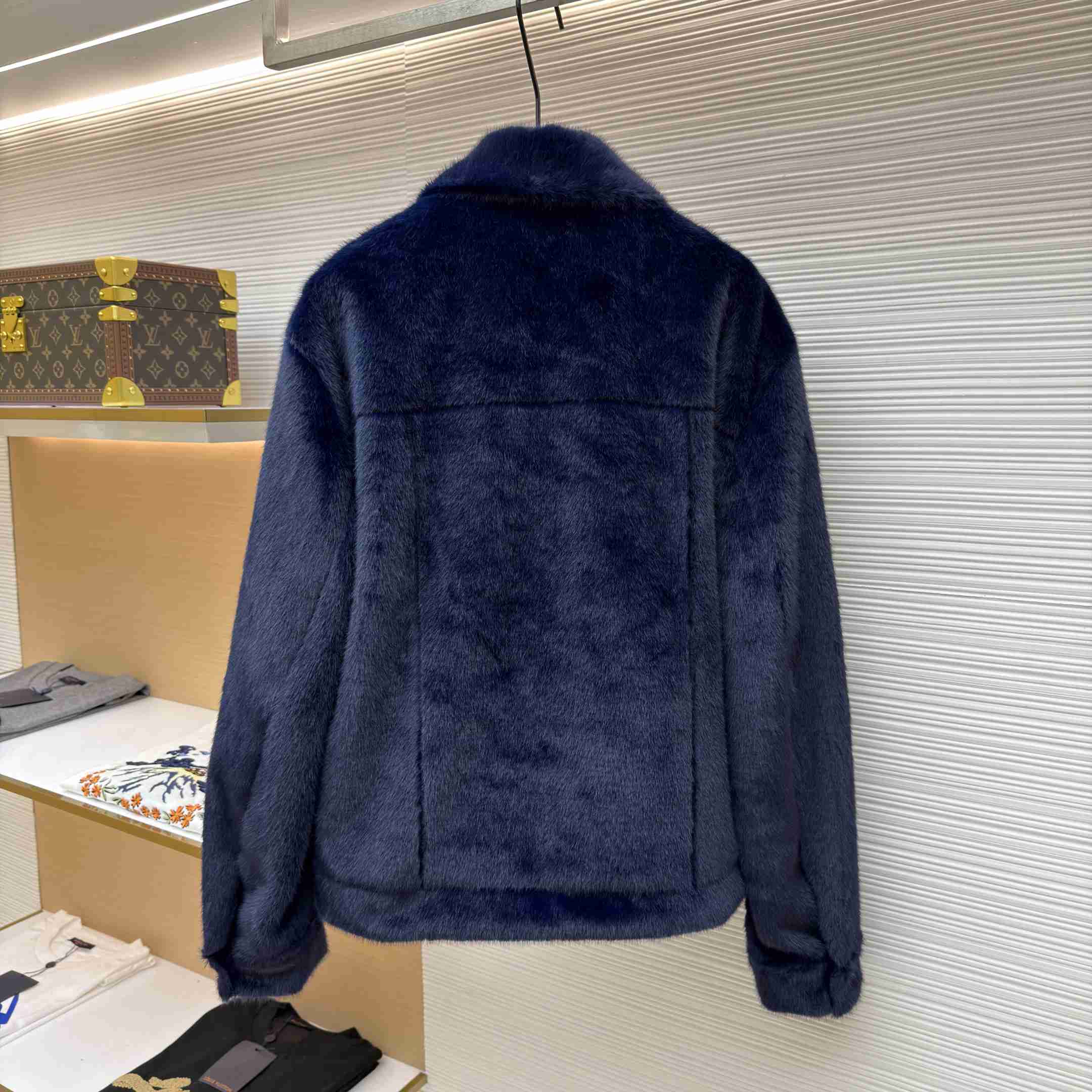 Louis Vuitton Mink Denim Trucker Jacket   1AILX0 - FashionPlug