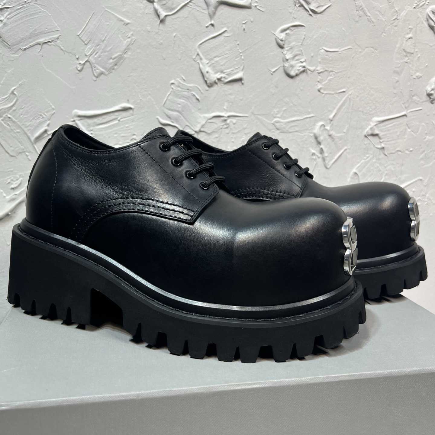 Balenciaga Stomper Derby In Black - FashionPlug