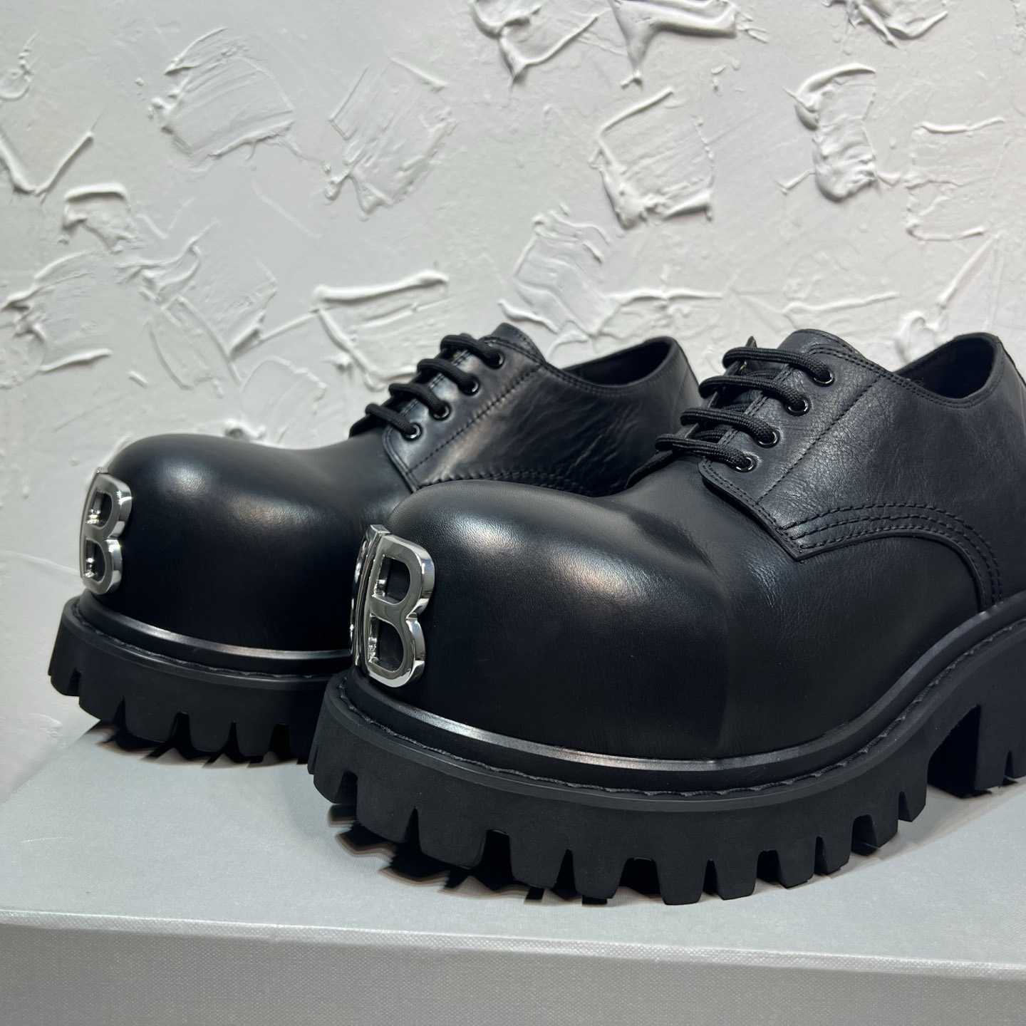 Balenciaga Stomper Derby In Black - FashionPlug