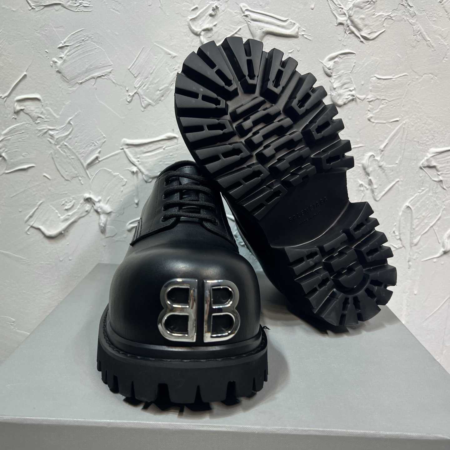 Balenciaga Stomper Derby In Black - FashionPlug