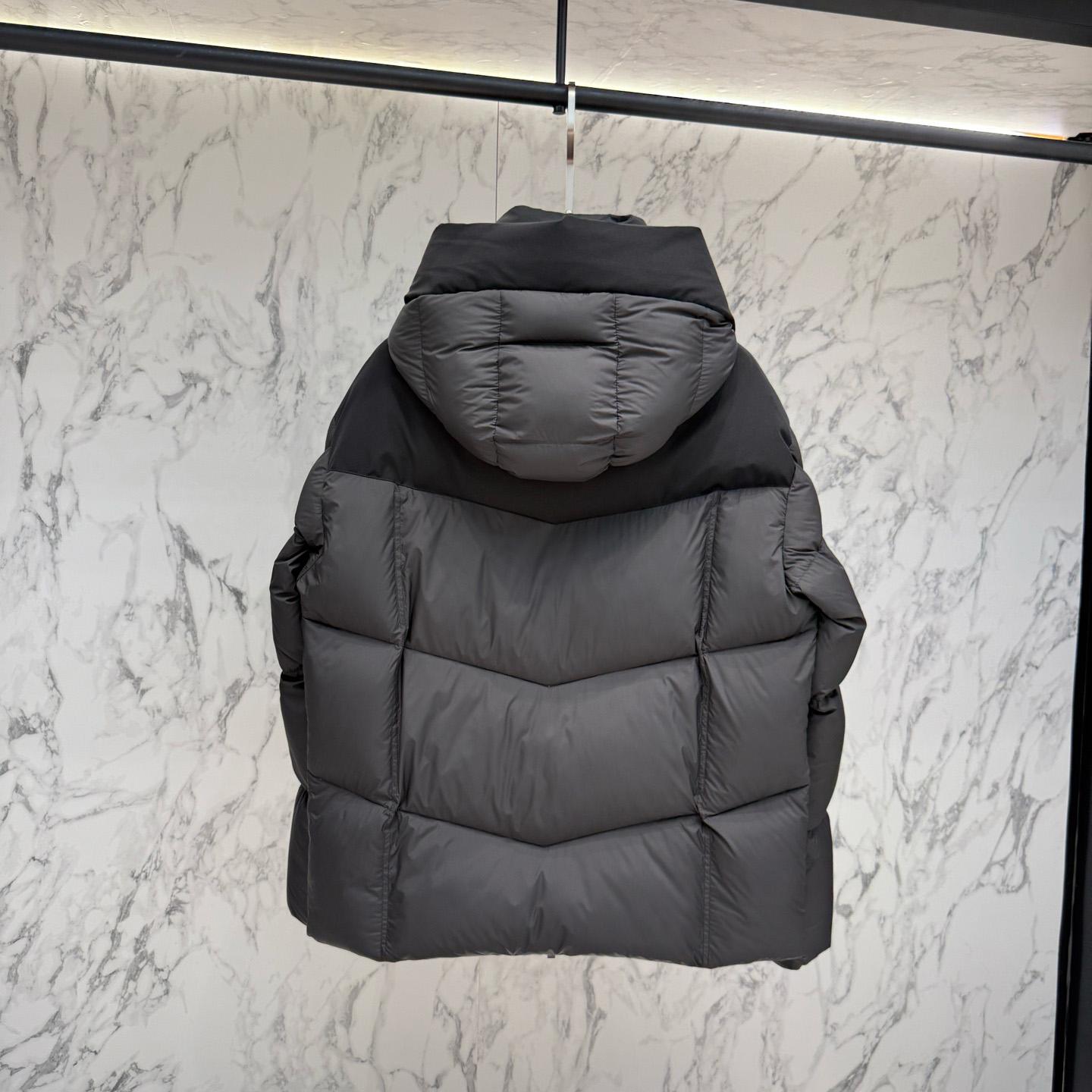 Moncler Short Down Jacket - FashionPlug