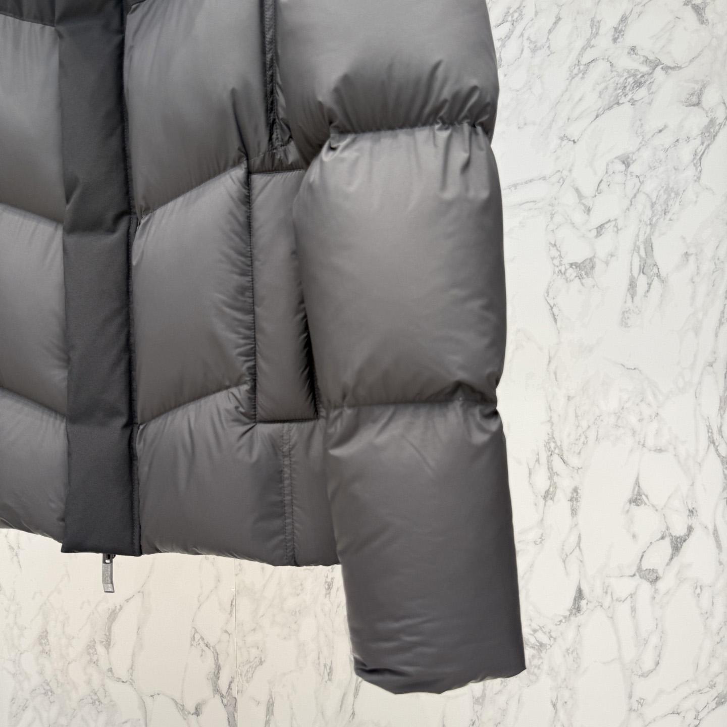 Moncler Short Down Jacket - FashionPlug