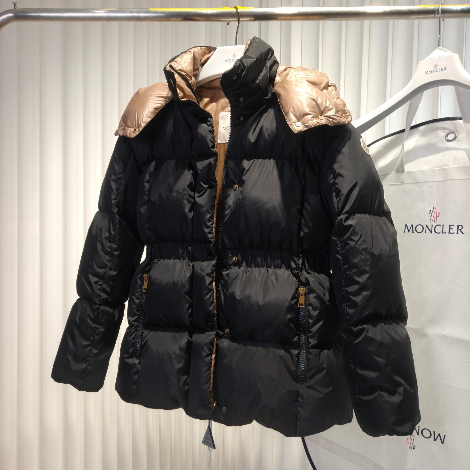 Moncler Agneux Square-Quilted Hooded Short Down Jacket - FashionPlug