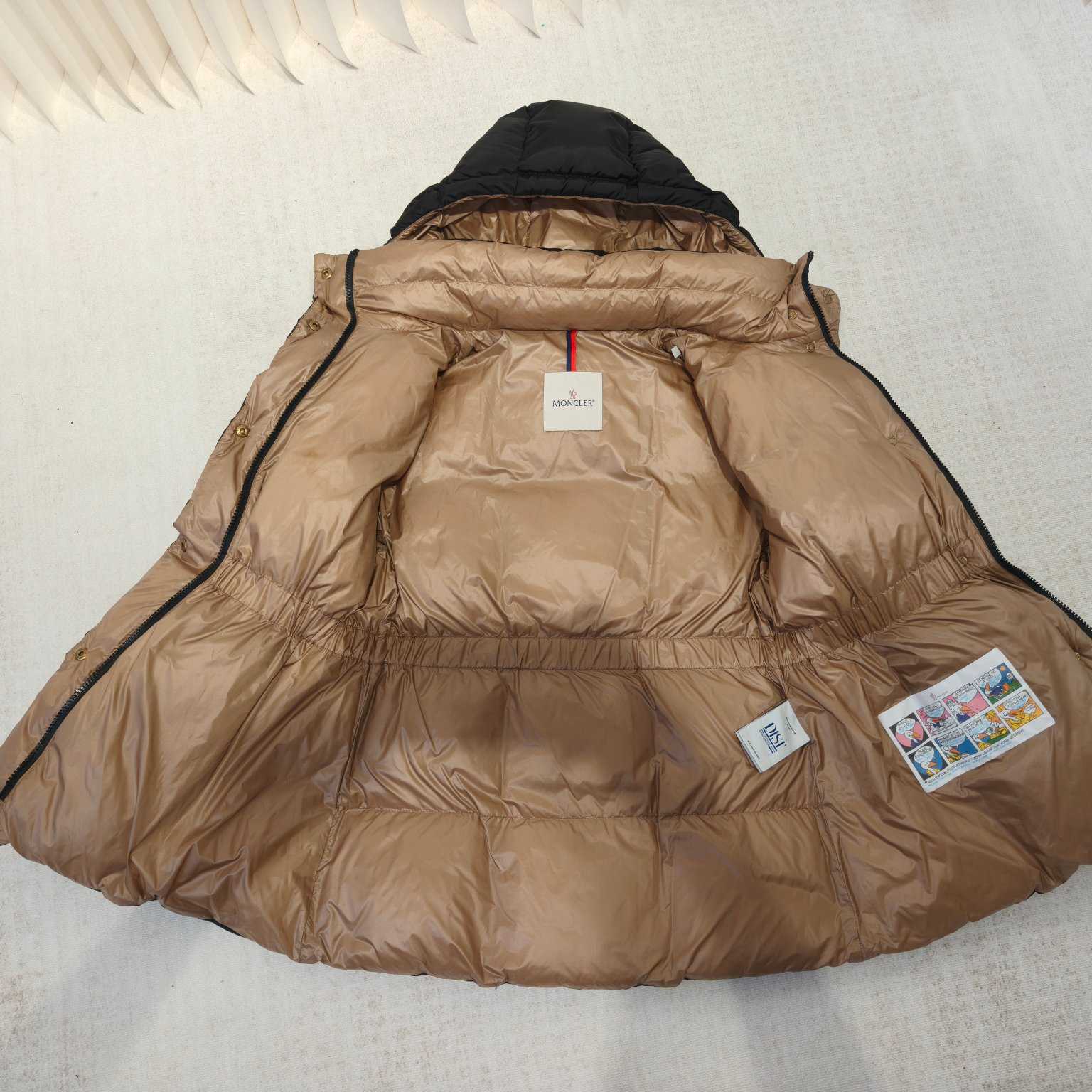 Moncler Agneux Square-Quilted Hooded Short Down Jacket - FashionPlug