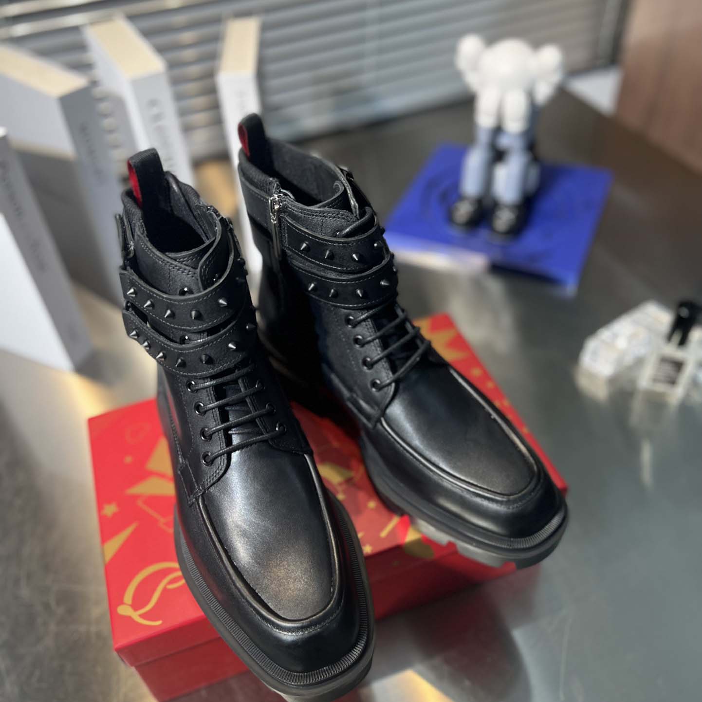 Christian Louboutin o1s1wg110924 Our Fight Flat Boots in Black - FashionPlug