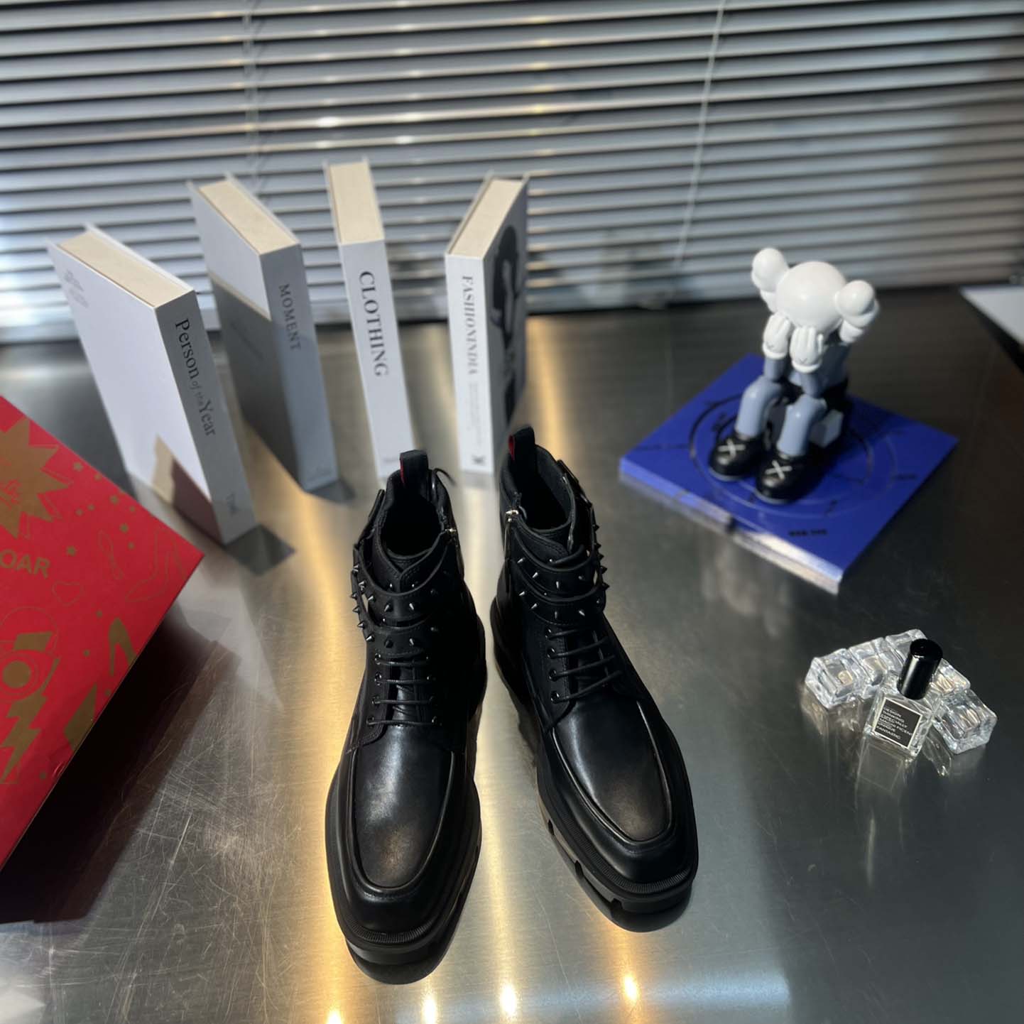 Christian Louboutin o1s1wg110924 Our Fight Flat Boots in Black - FashionPlug