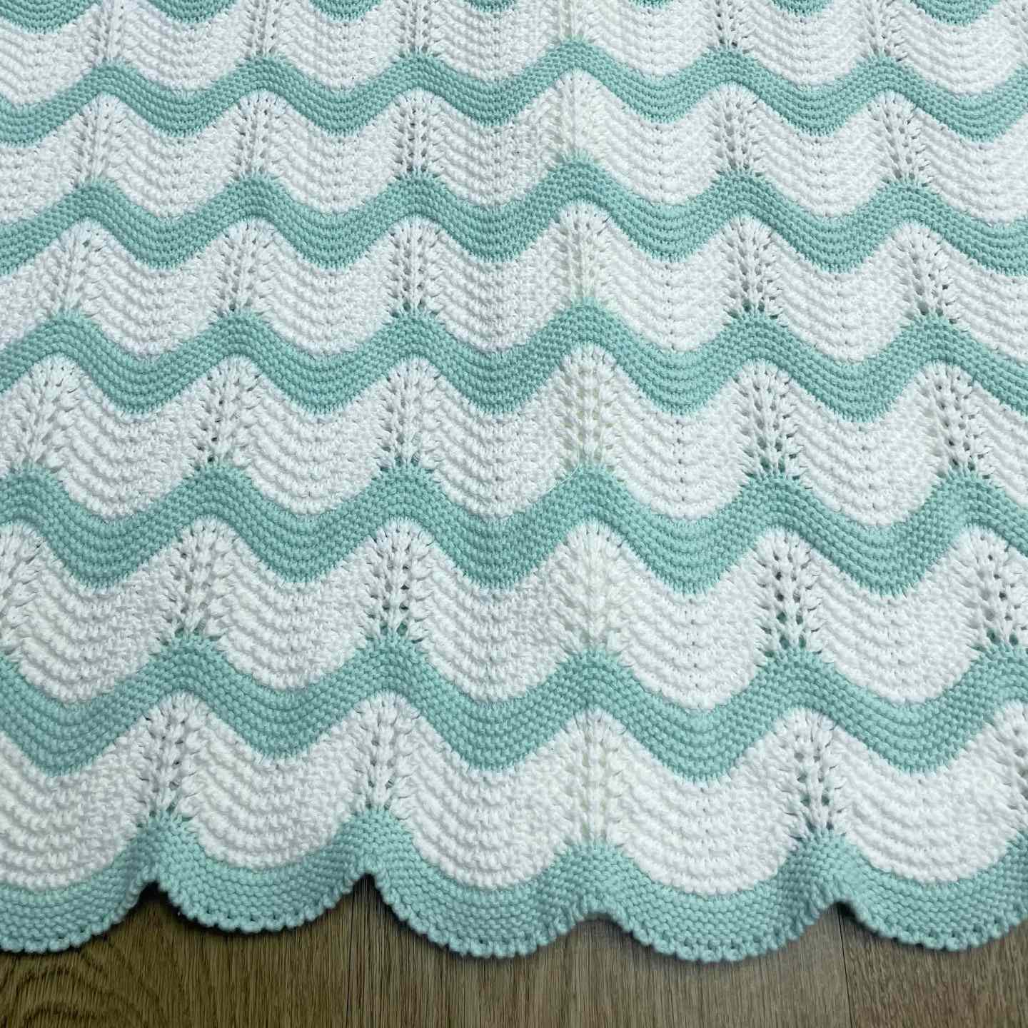 Casablanca Gradient Wave Cotton Crochet Short Sleeve Shirt   D0110 - FashionPlug