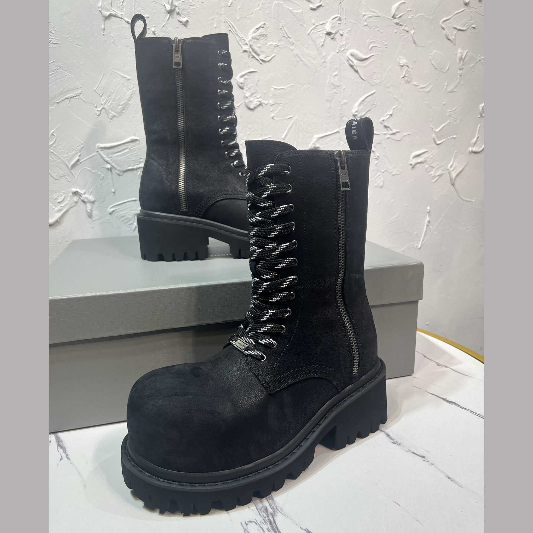 Balenciaga Stomper Zipped Bootie In Black - FashionPlug