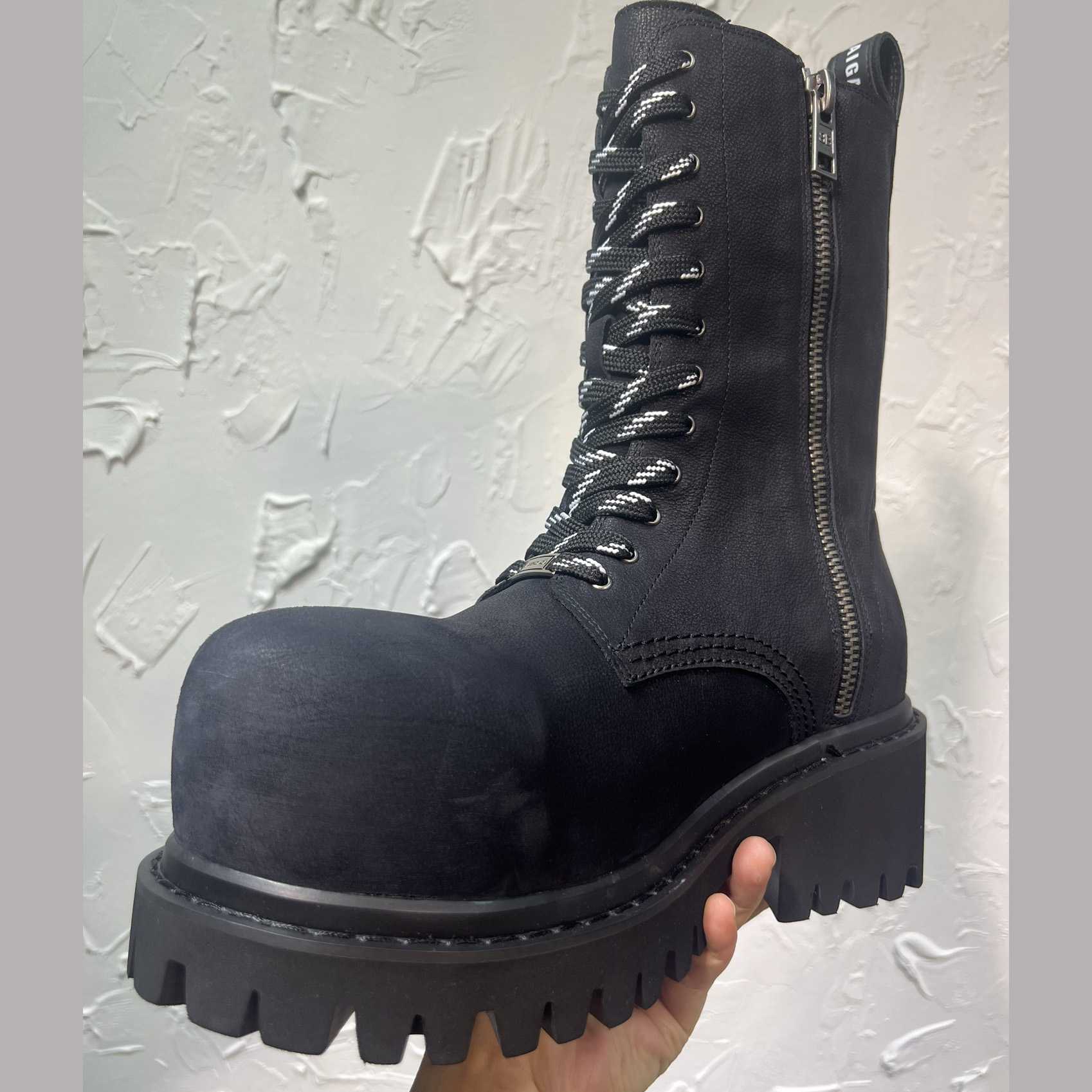 Balenciaga Stomper Zipped Bootie In Black - FashionPlug