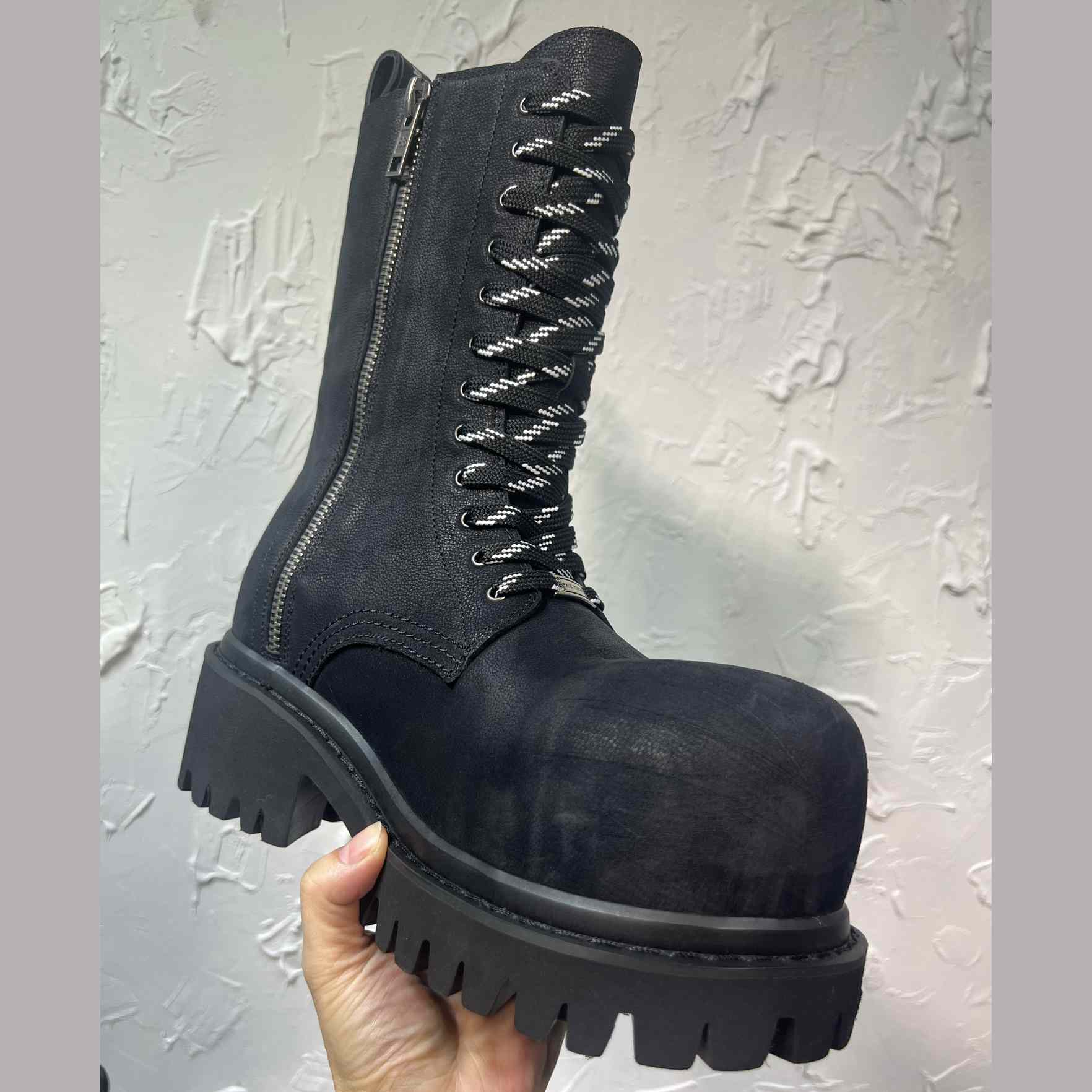 Balenciaga Stomper Zipped Bootie In Black - FashionPlug