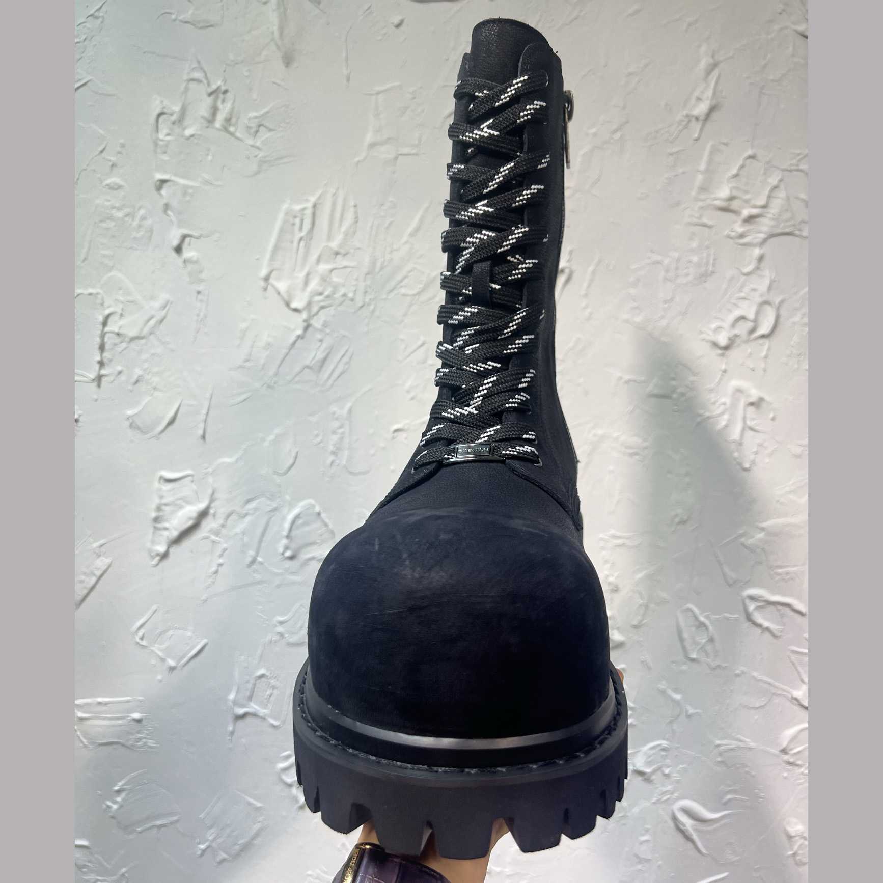 Balenciaga Stomper Zipped Bootie In Black - FashionPlug